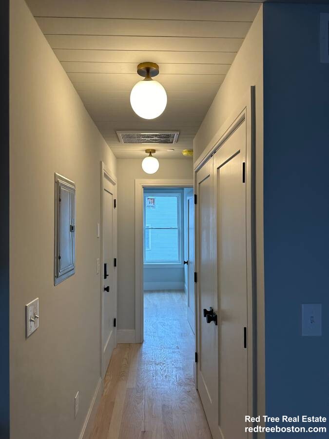 183 Maverick St, East Boston