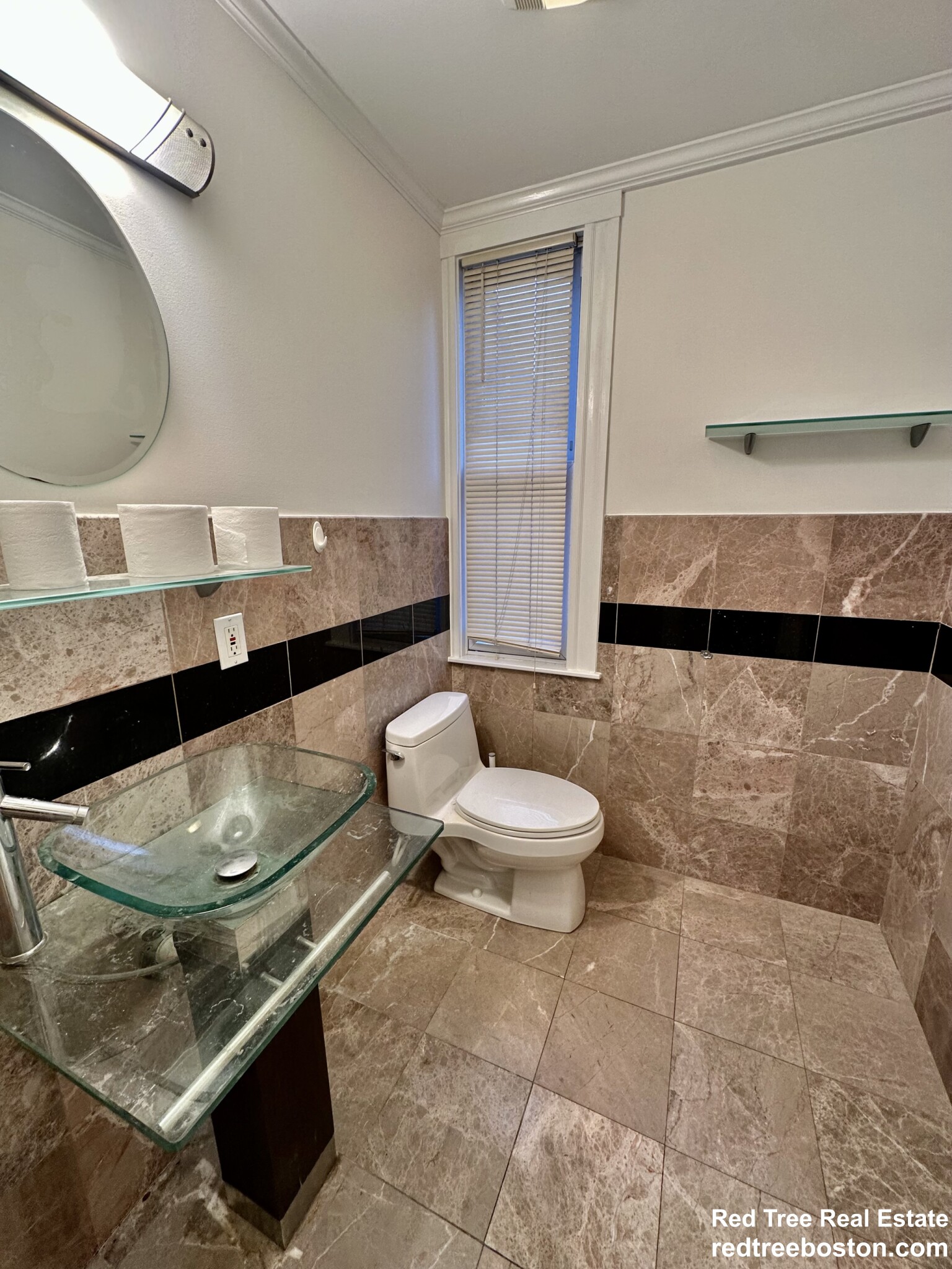 8 White Ave, Chestnut Hill