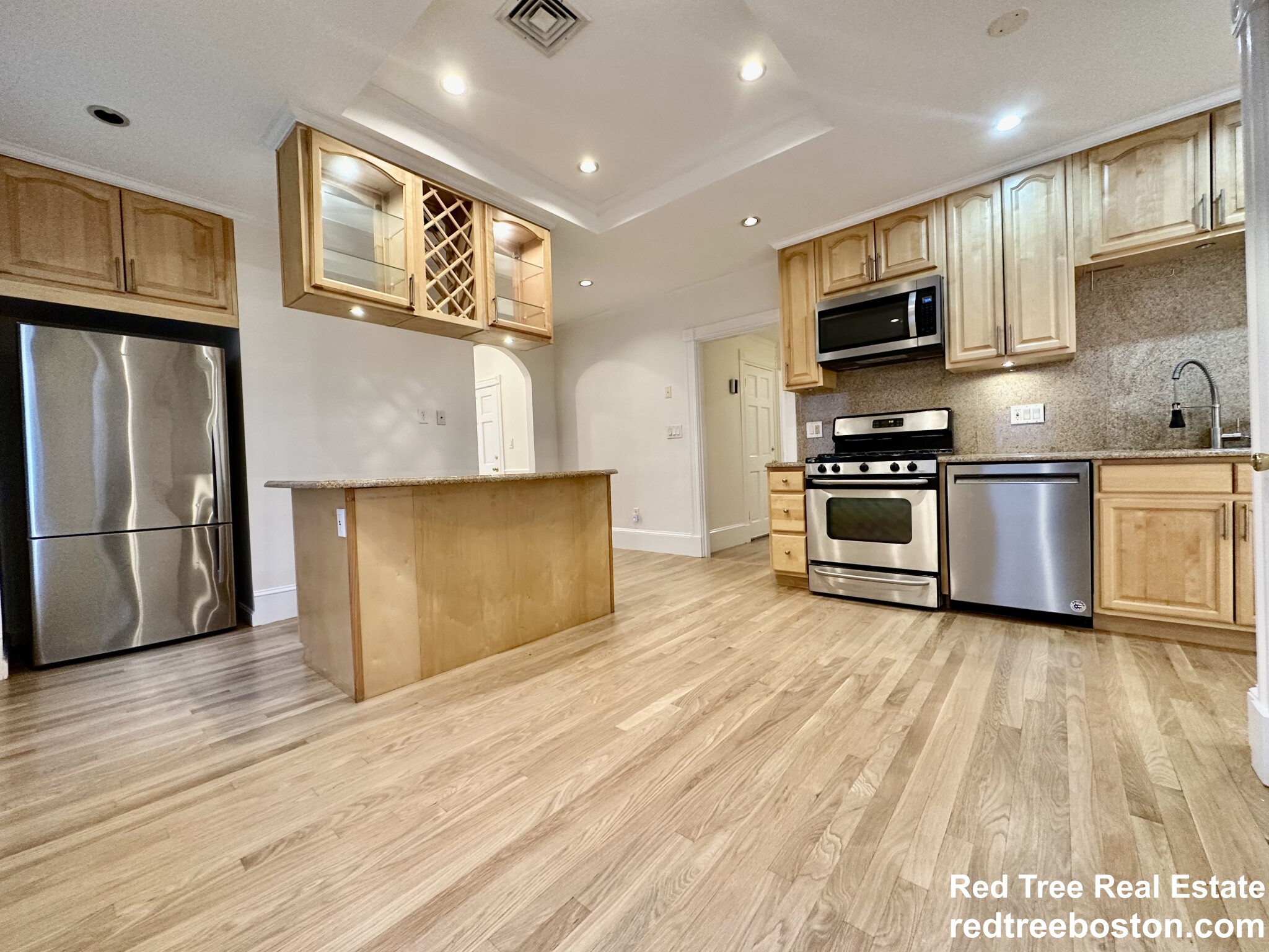 8 White Ave, Chestnut Hill