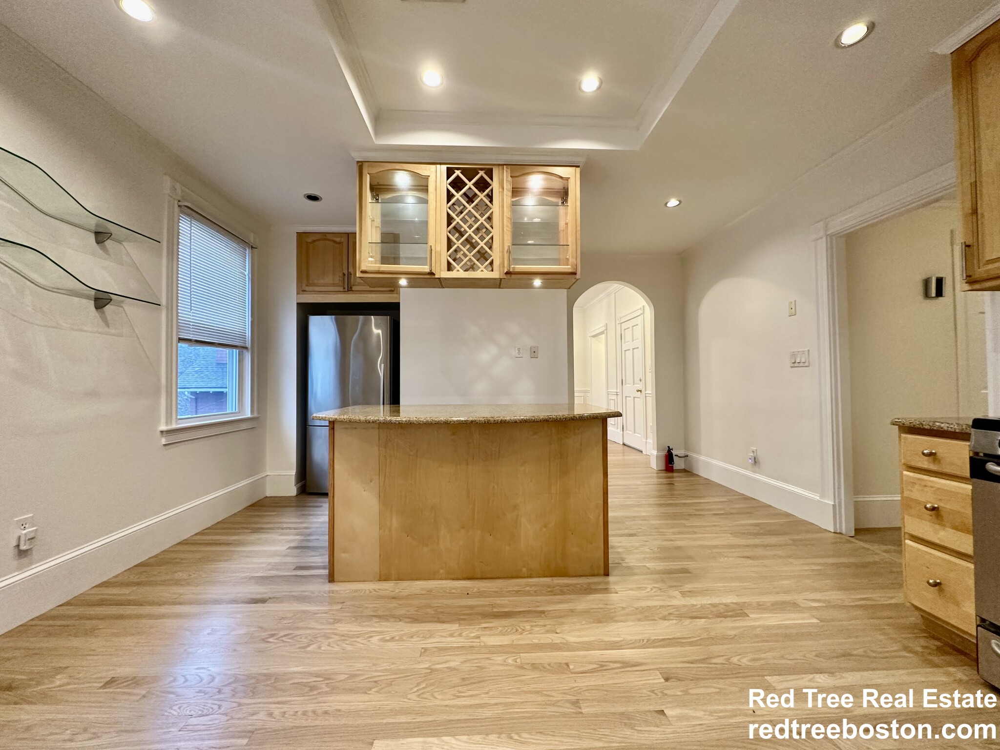 8 White Ave, Chestnut Hill