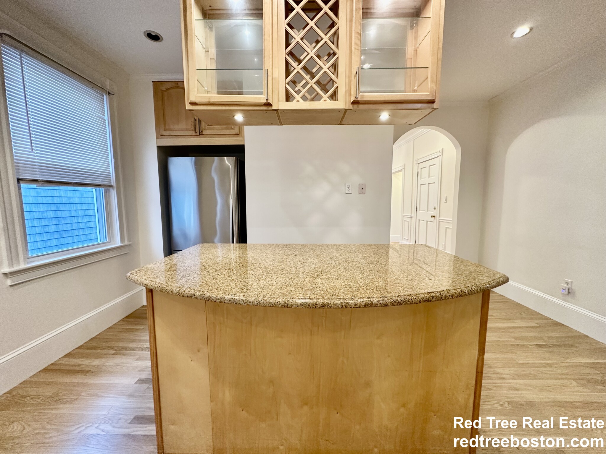 8 White Ave, Chestnut Hill