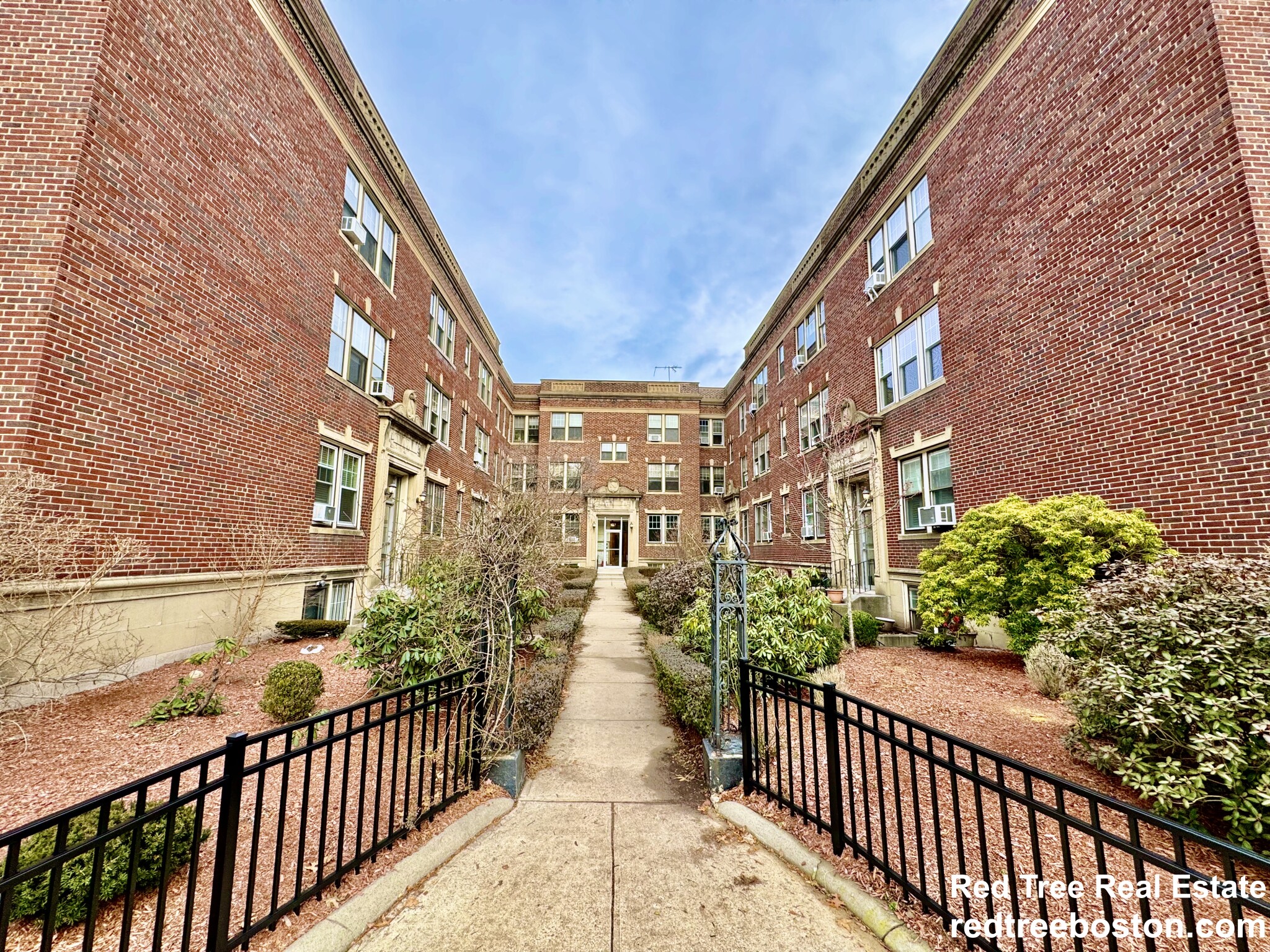 453 Washington St, Brookline Hills