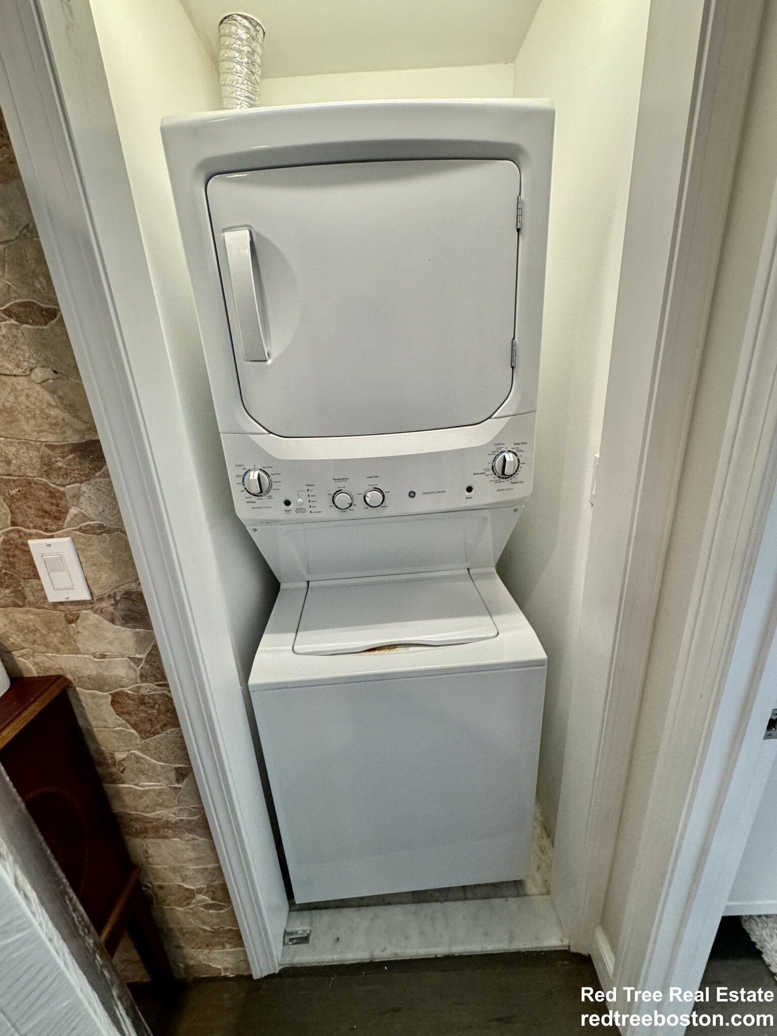 453 Washington St, Brookline Hills