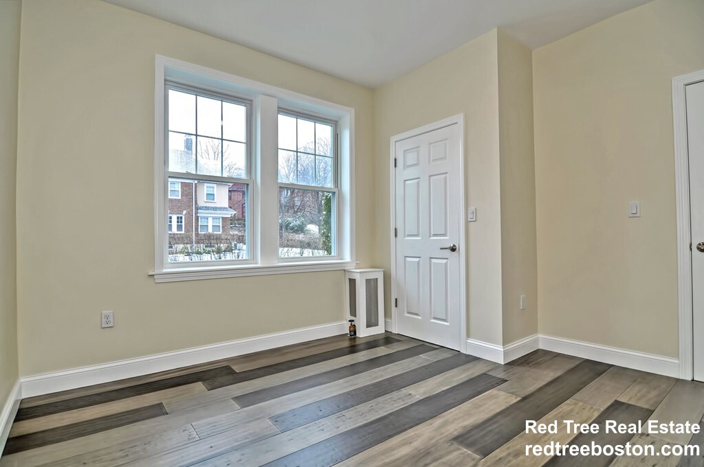 453 Washington St, Brookline Hills