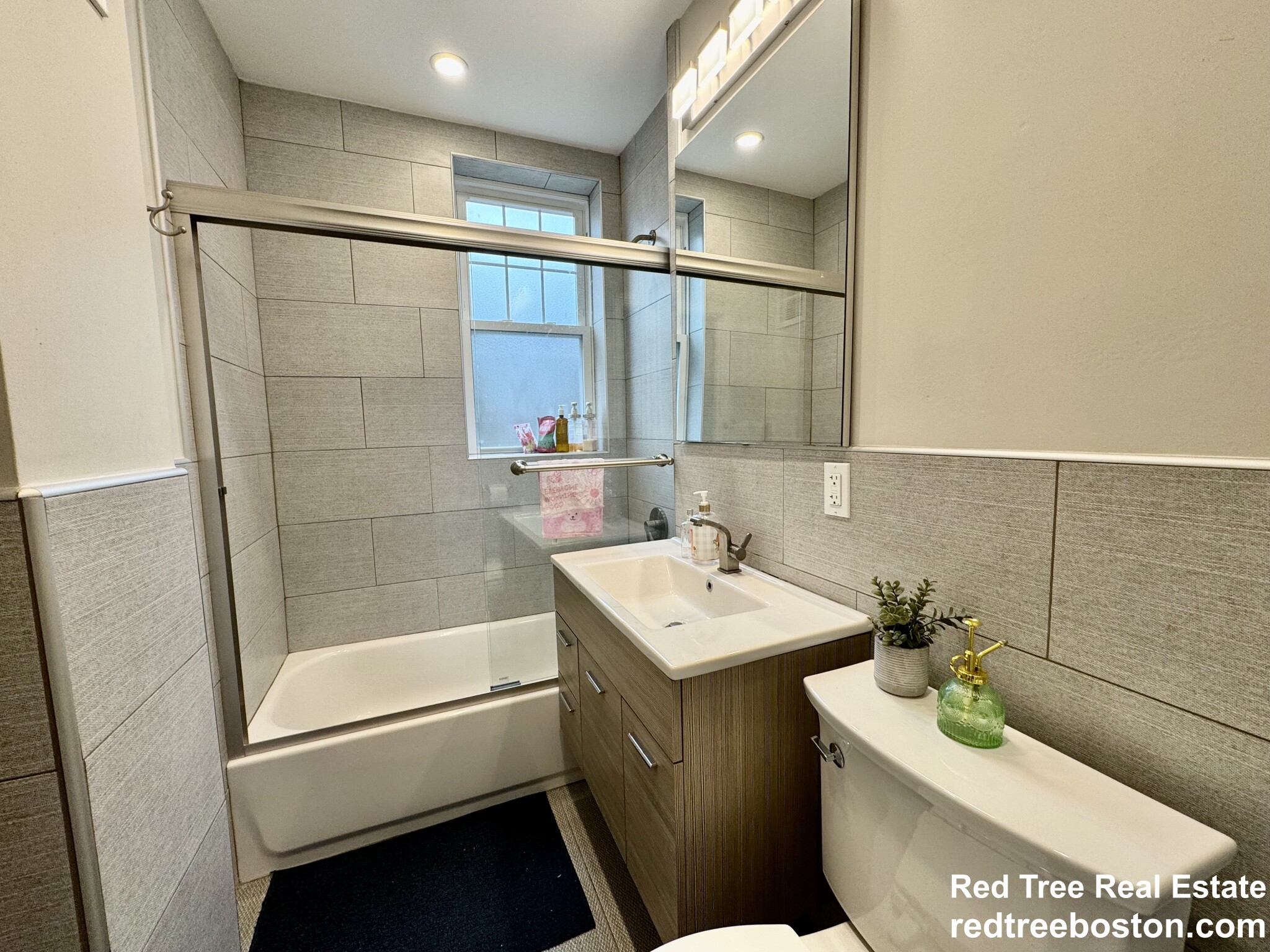 453 Washington St, Brookline Hills