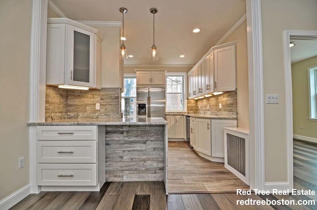 453 Washington St, Brookline Hills