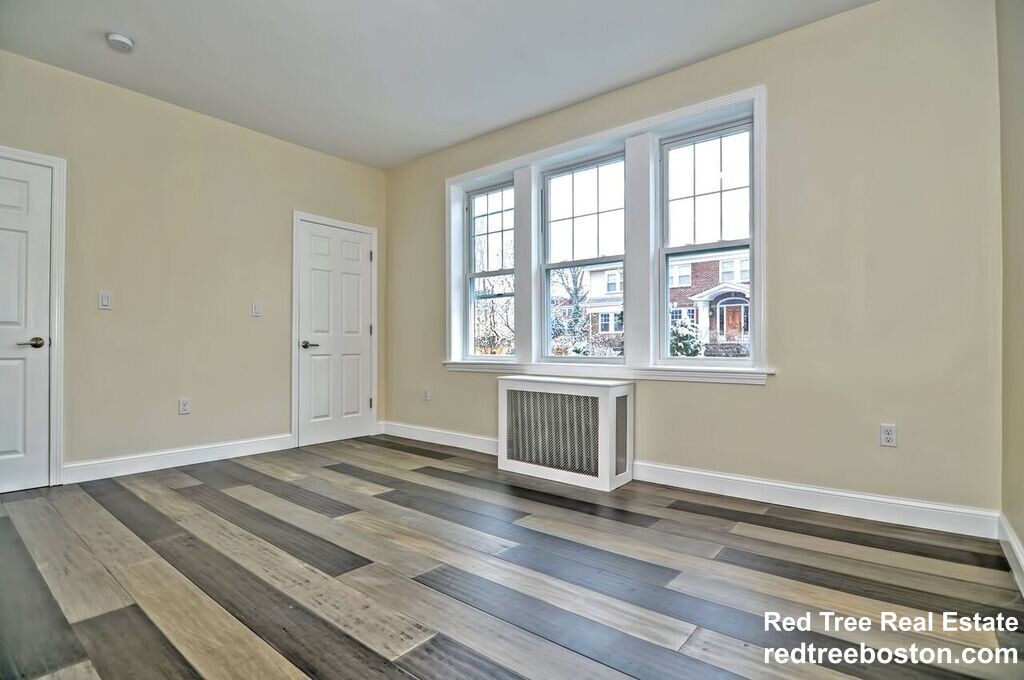 453 Washington St, Brookline Hills