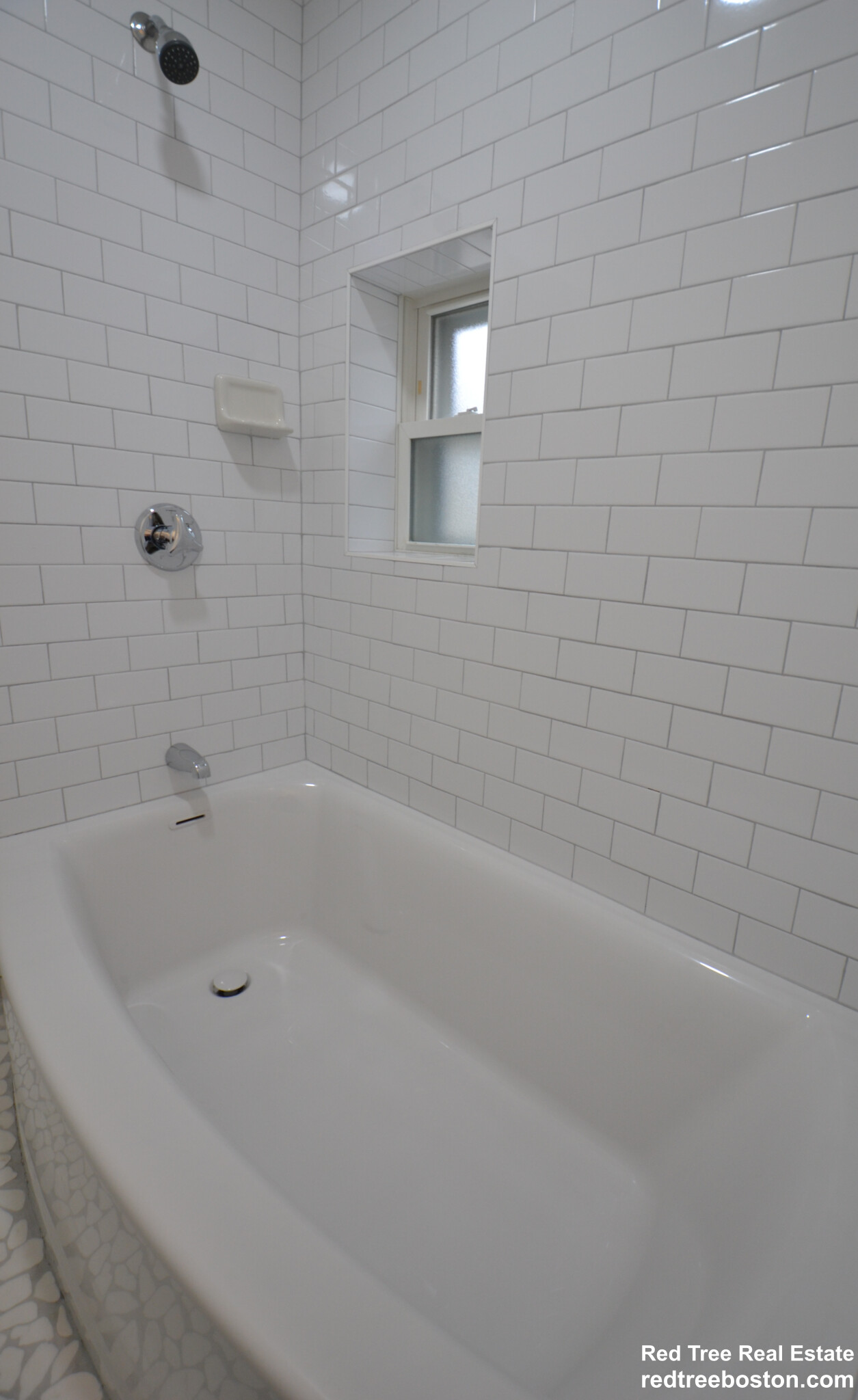 15 Avalon St, Revere