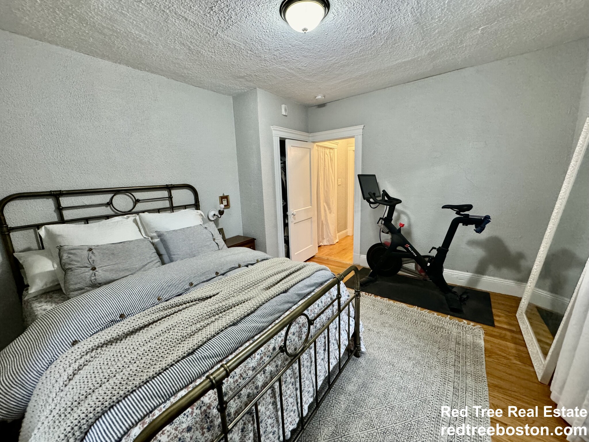 24 Saint Peter, Jamaica Plain