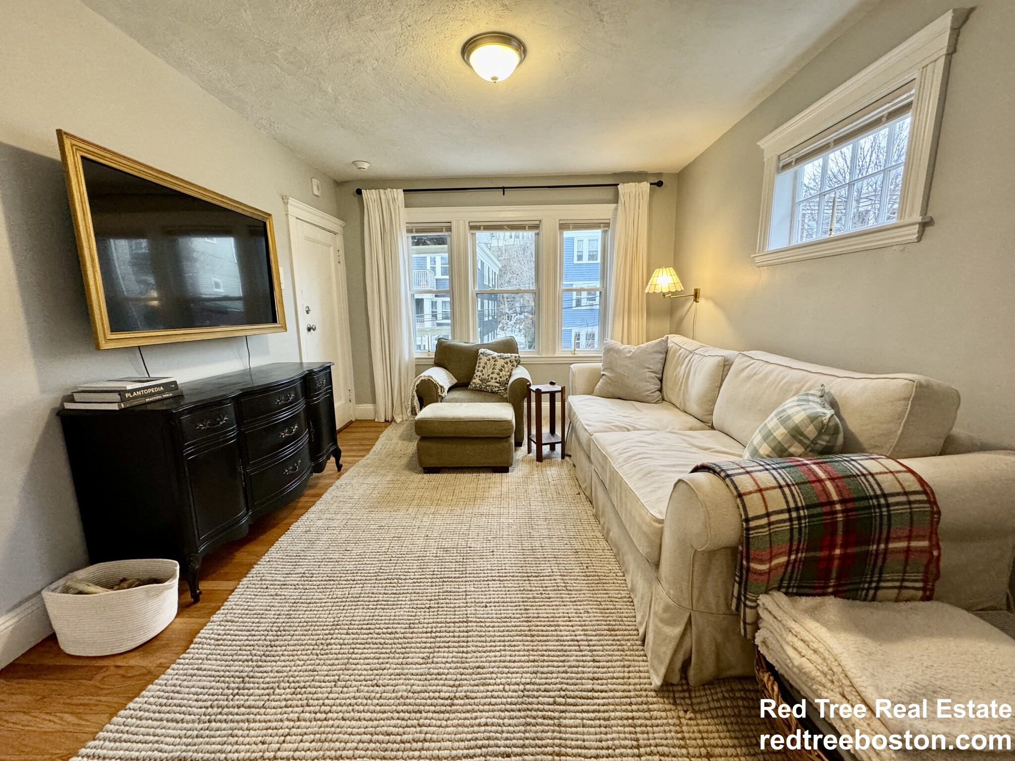 24 Saint Peter, Jamaica Plain