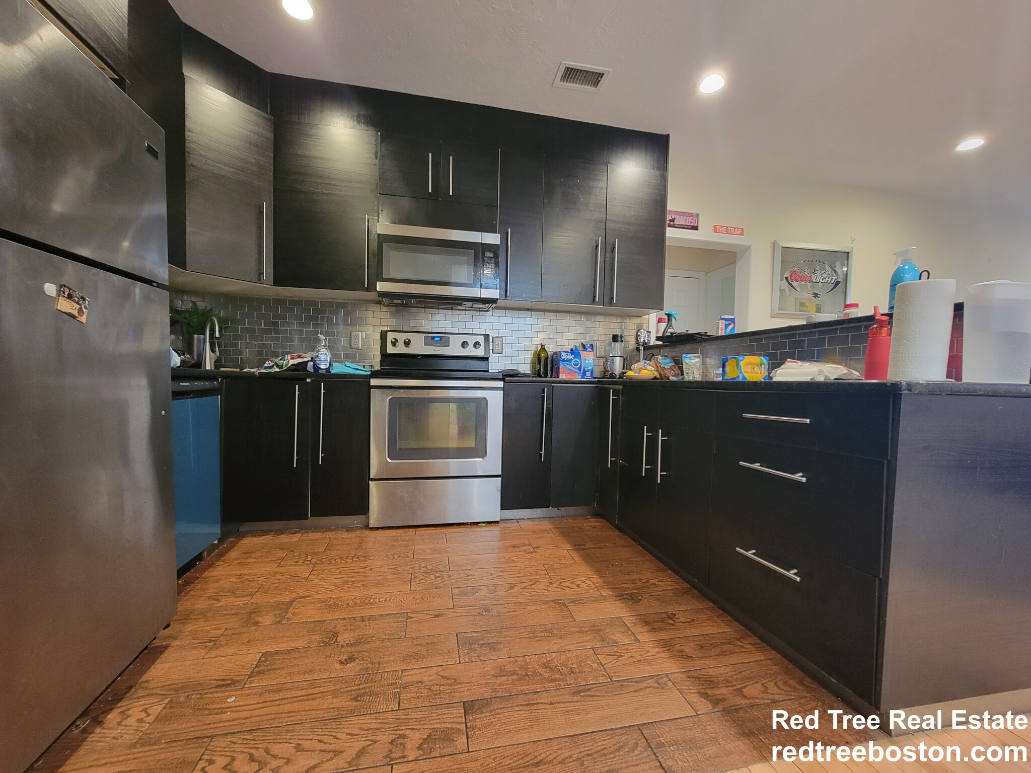 94 Pleasant St, North Brookline