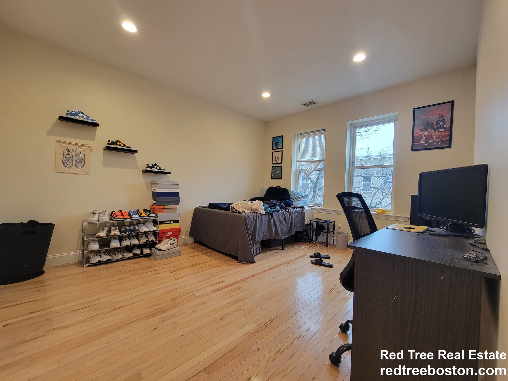 94 Pleasant St, North Brookline