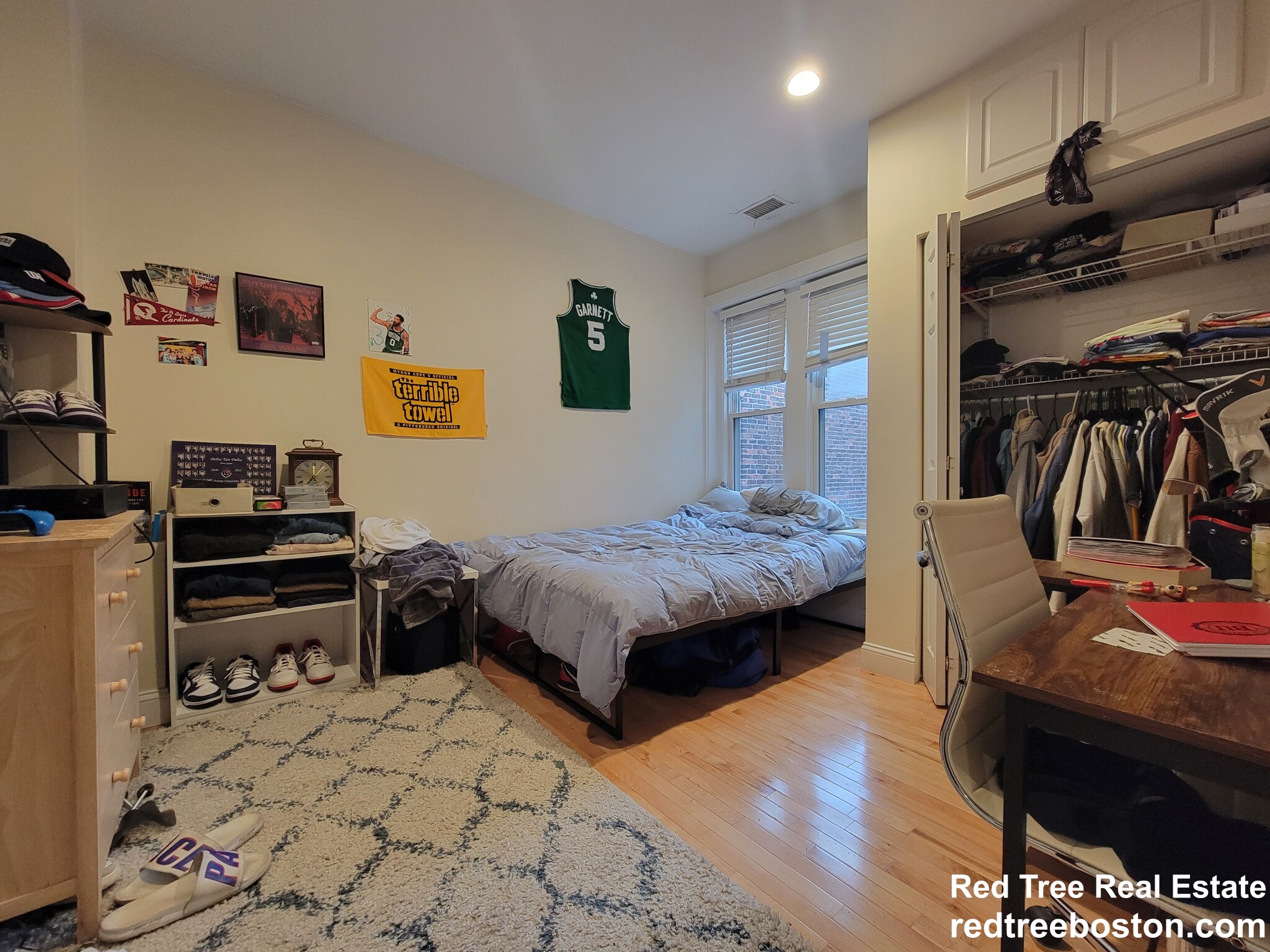 94 Pleasant St, North Brookline