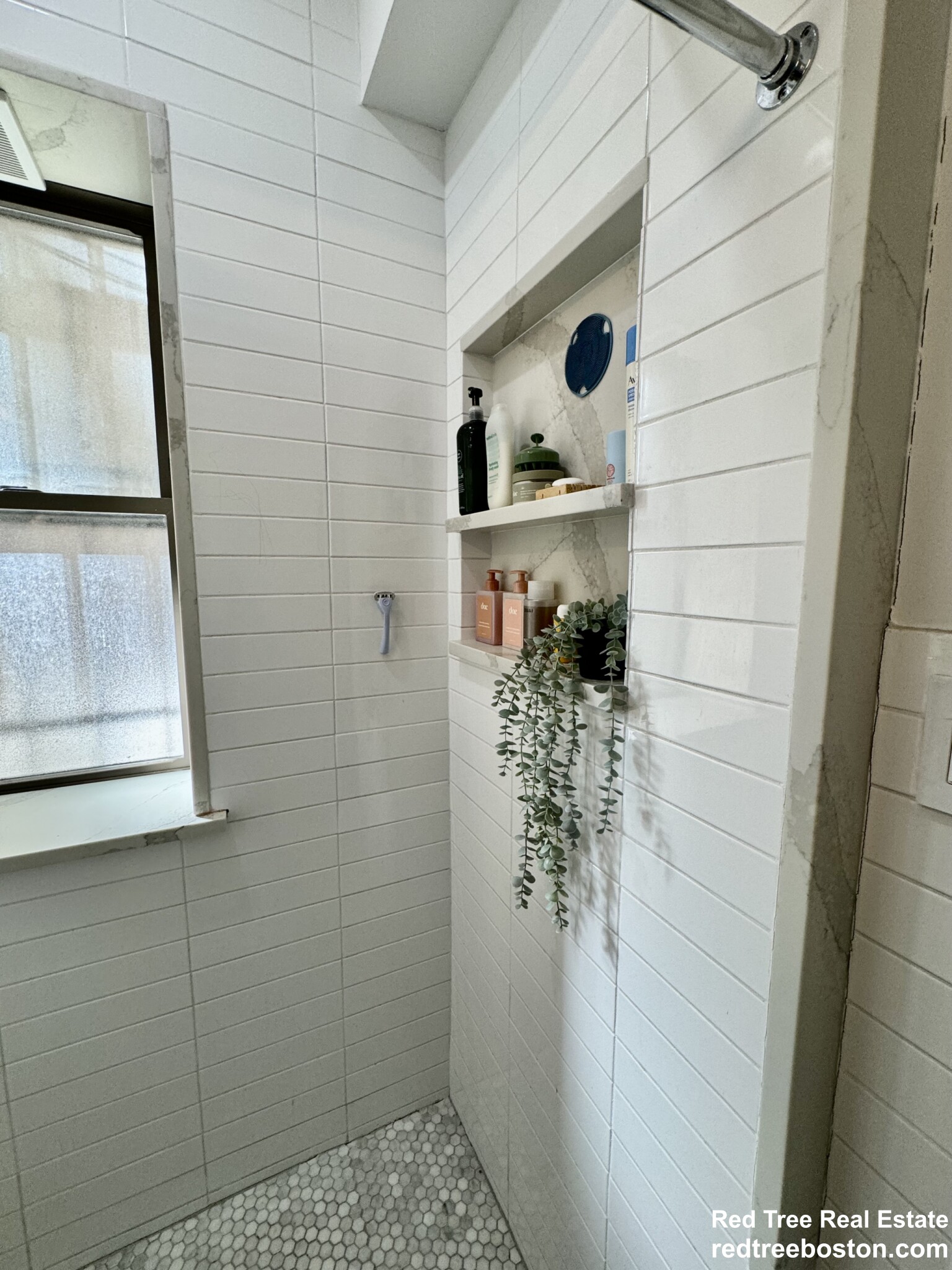 1662 Commonwealth Ave, Brighton