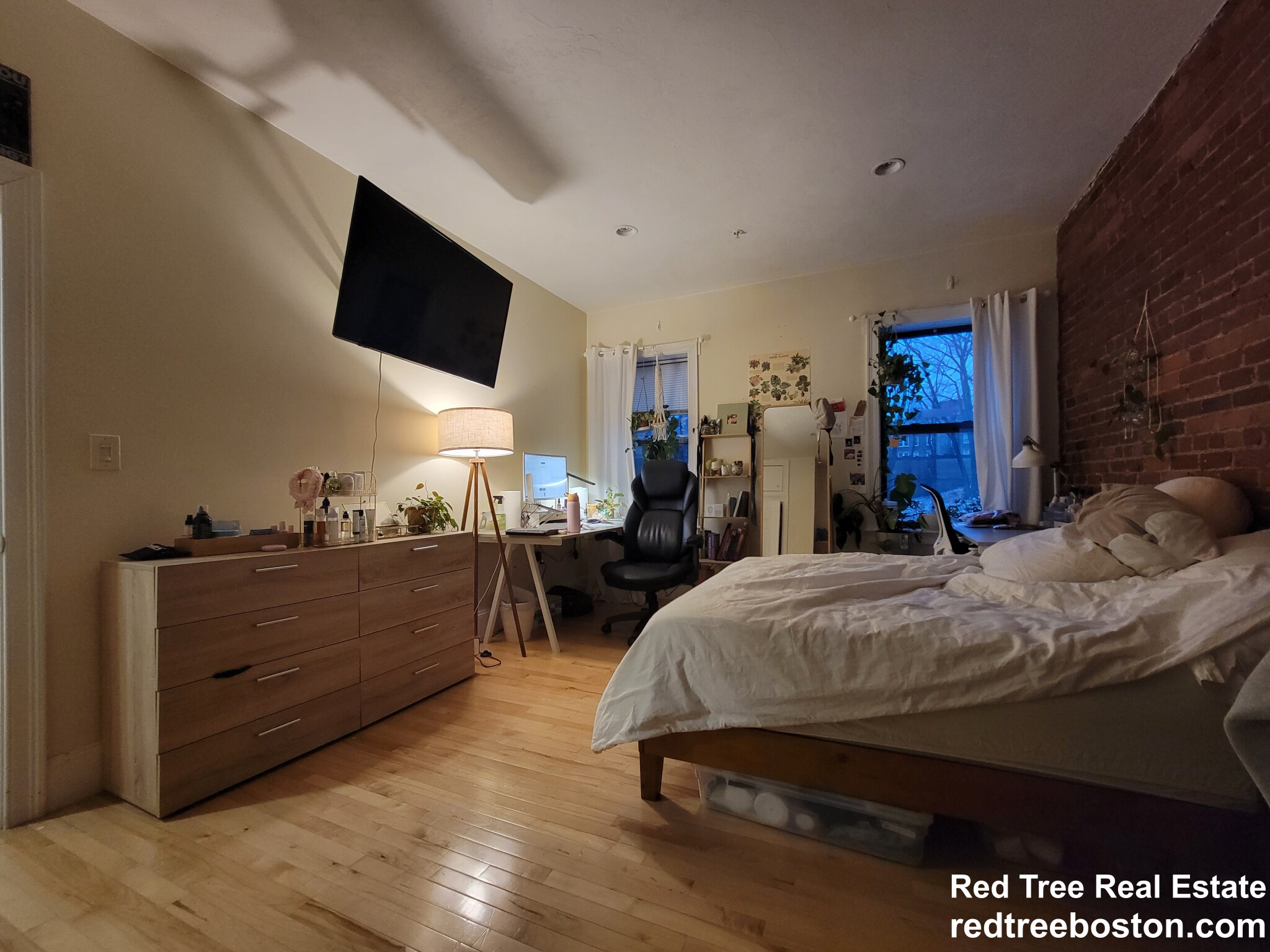 1203 Beacon St, Coolidge Corner