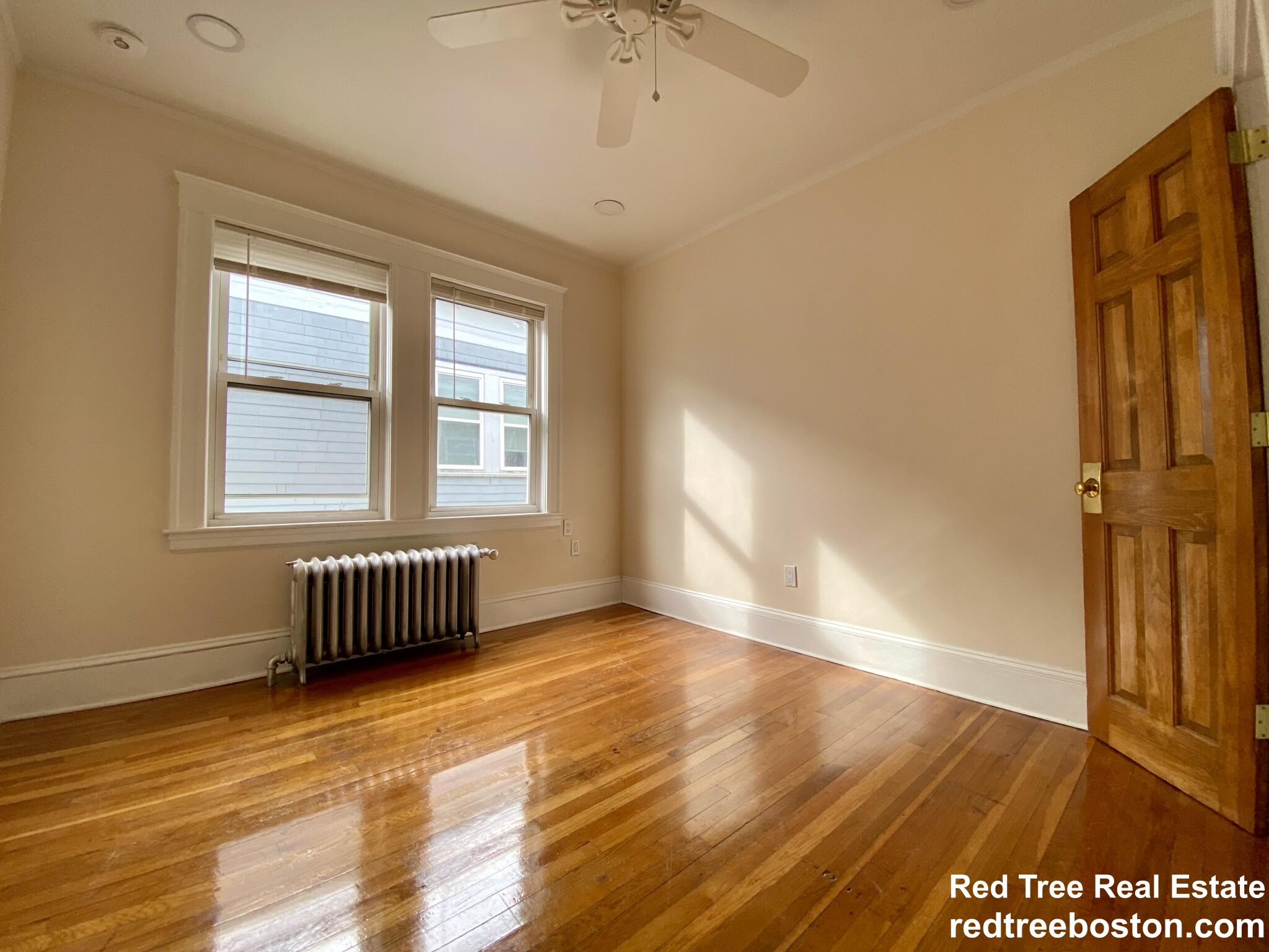 4442 Washington St, Roslindale