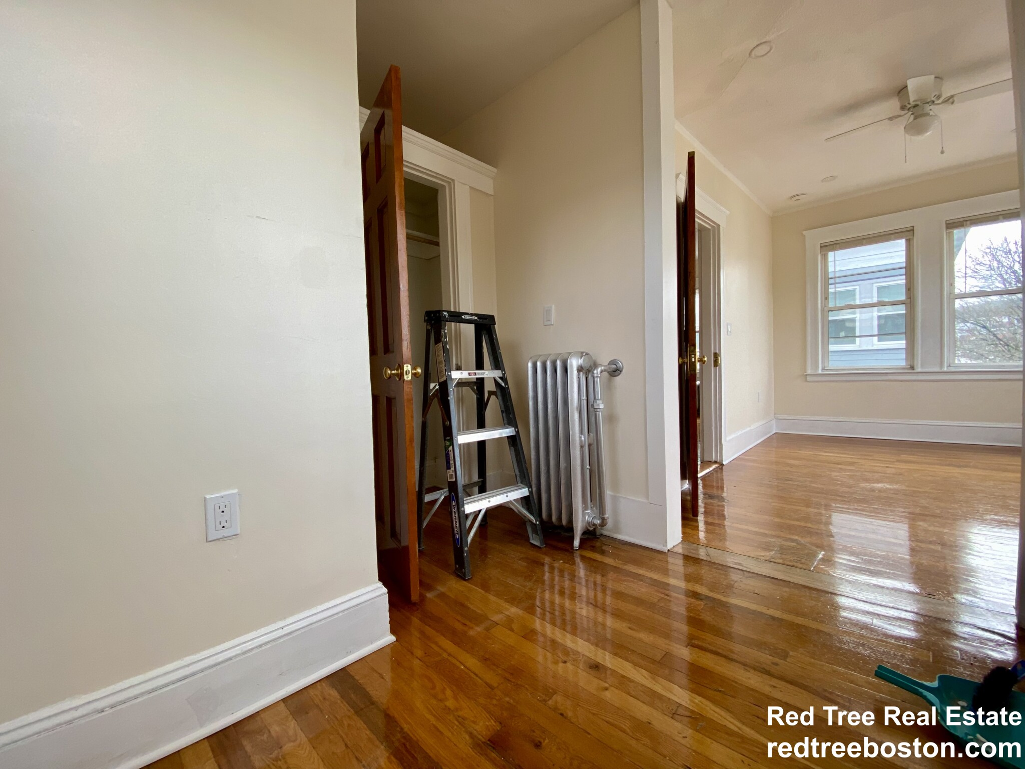 4442 Washington St, Roslindale