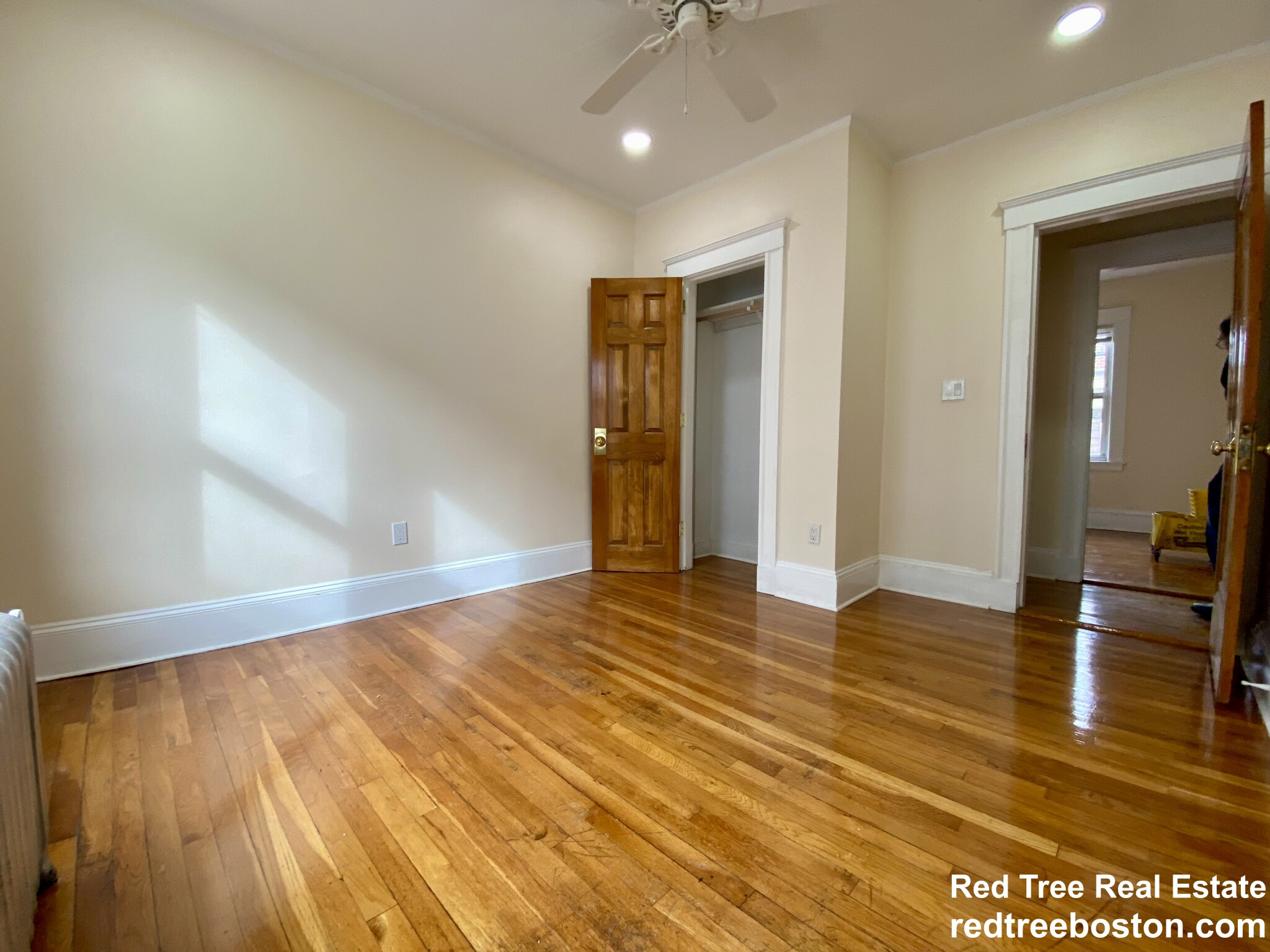 4442 Washington St, Roslindale