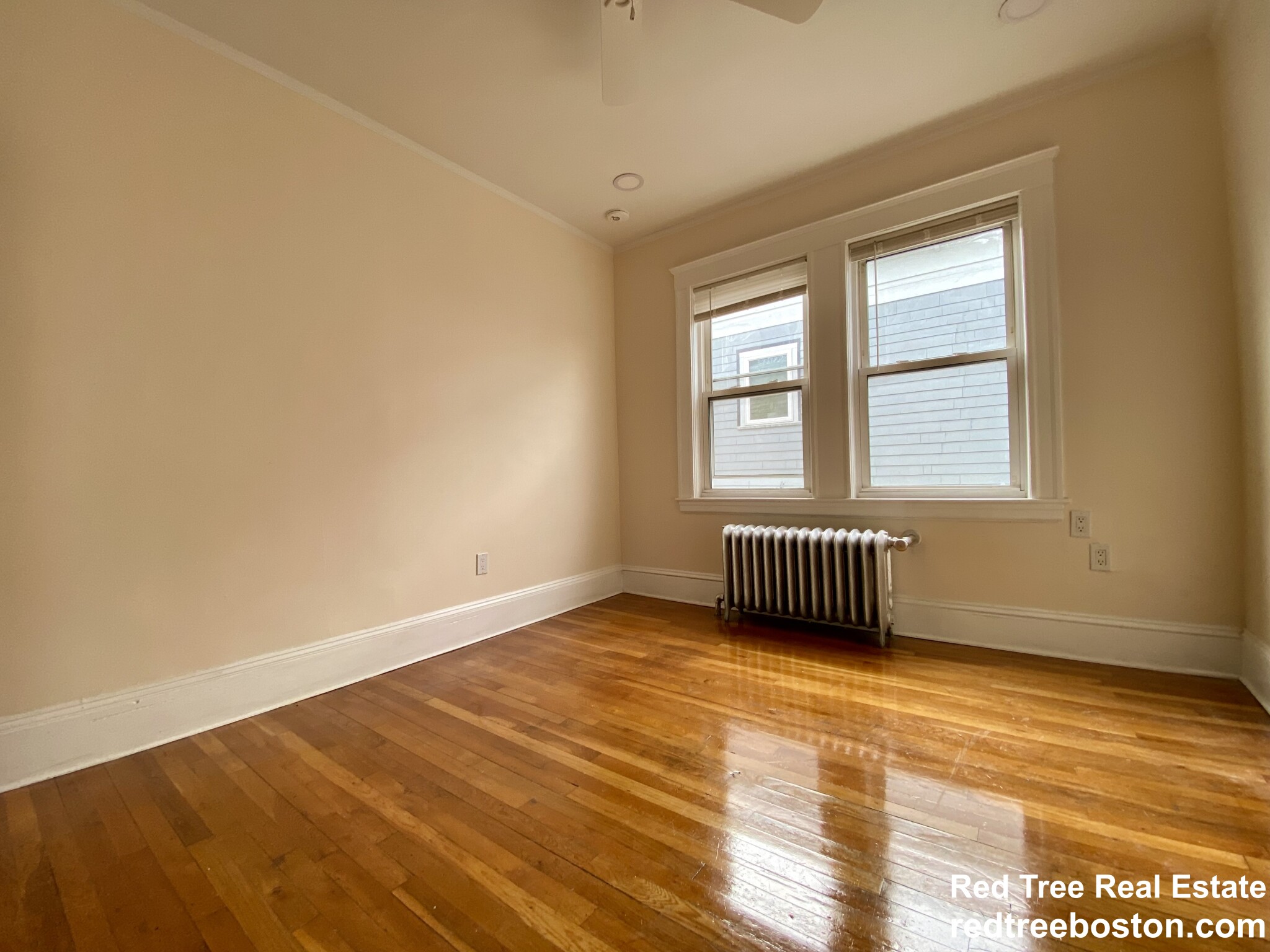 4442 Washington St, Roslindale