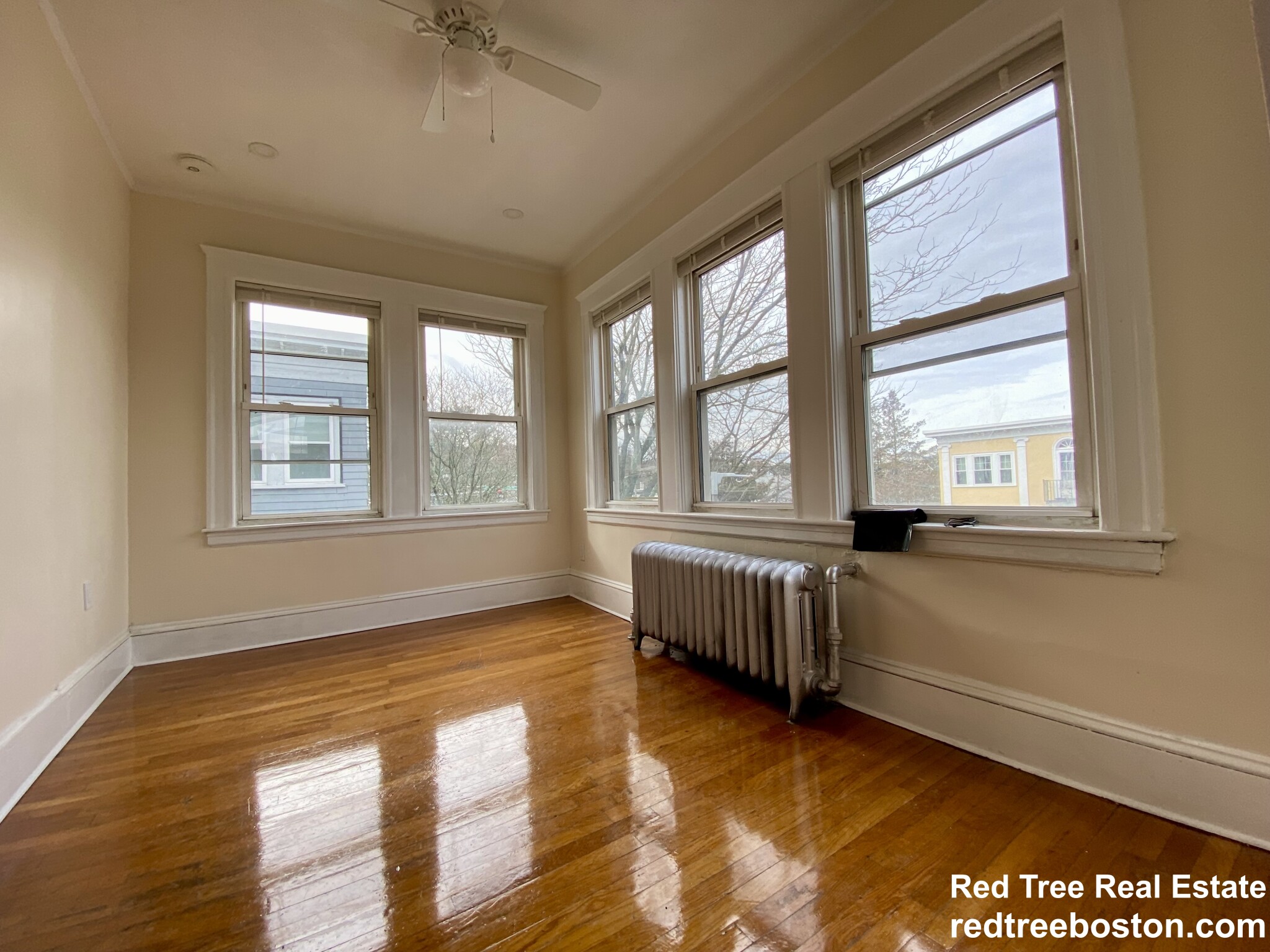 4442 Washington St, Roslindale