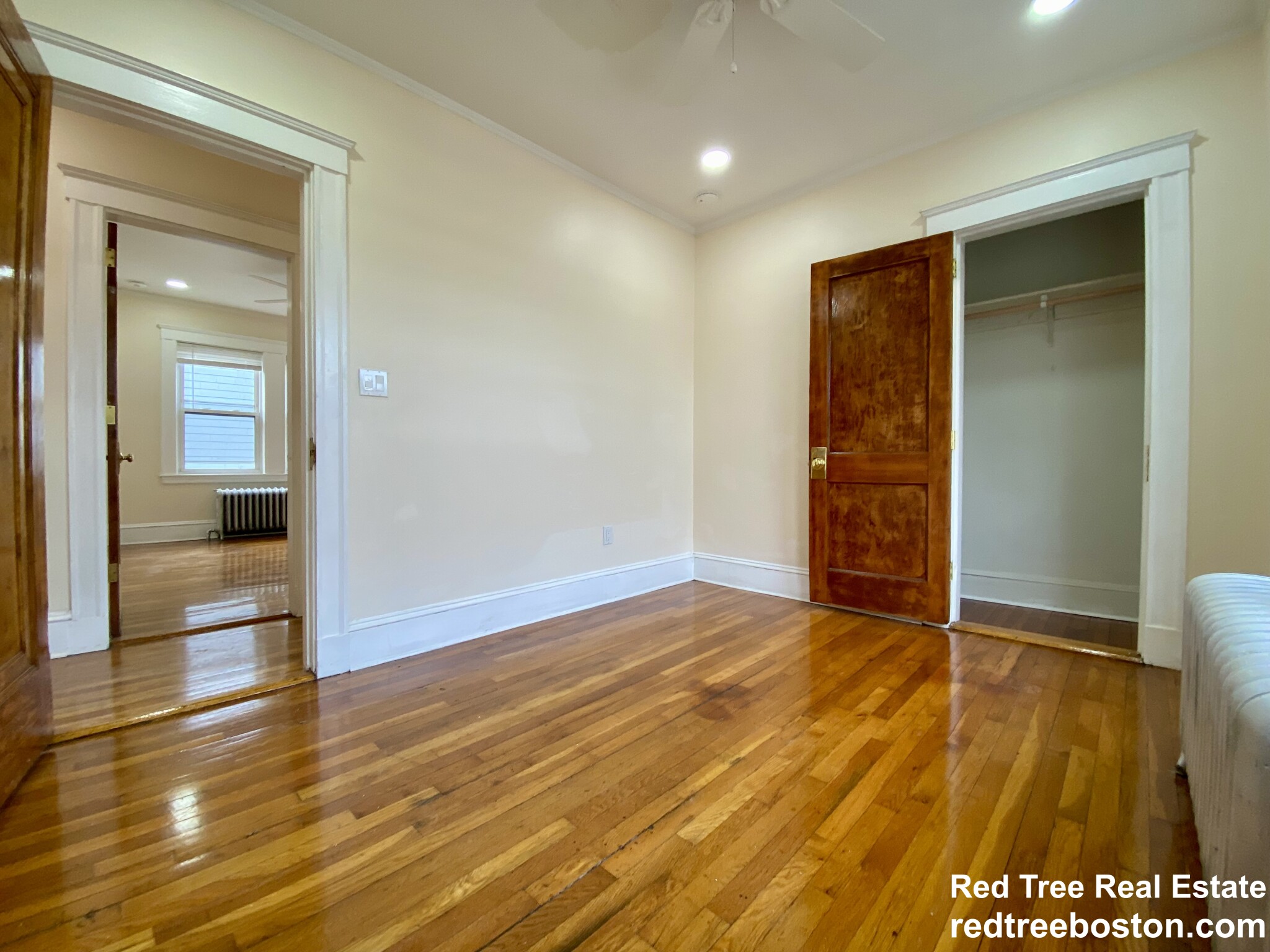 4442 Washington St, Roslindale