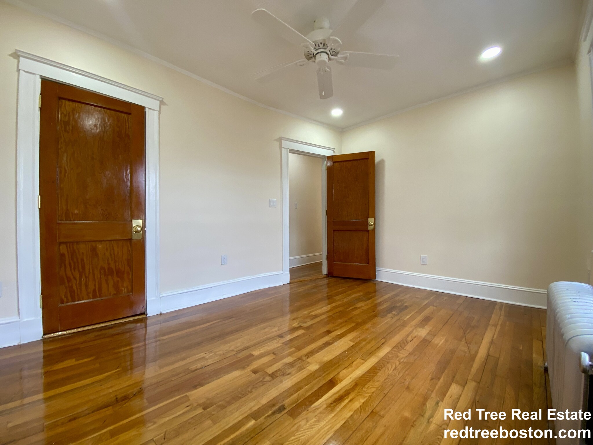 4442 Washington St, Roslindale