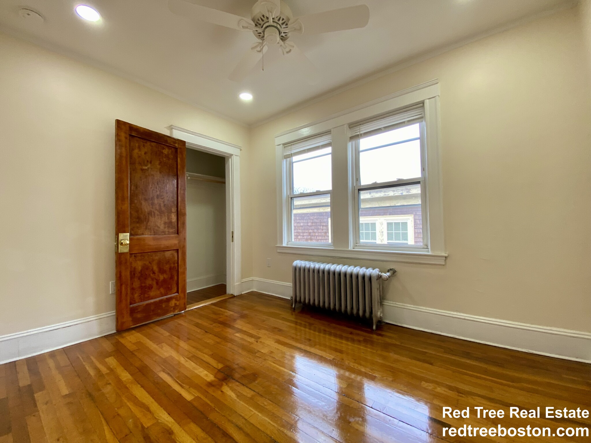 4442 Washington St, Roslindale