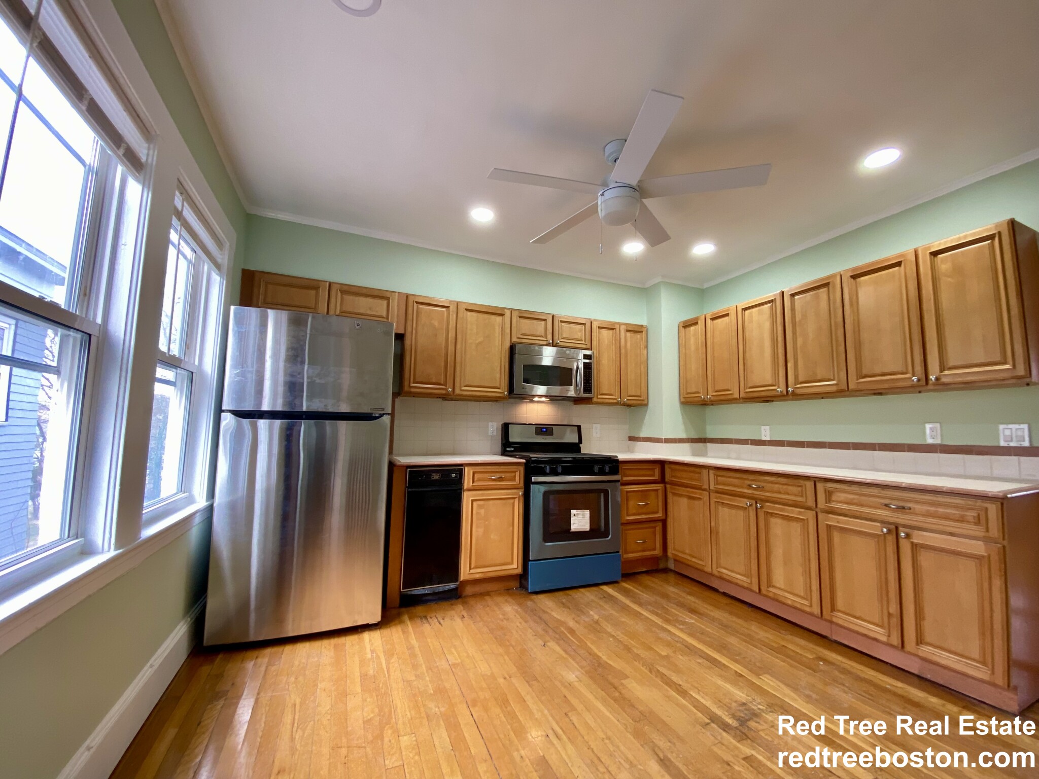 4442 Washington St, Roslindale