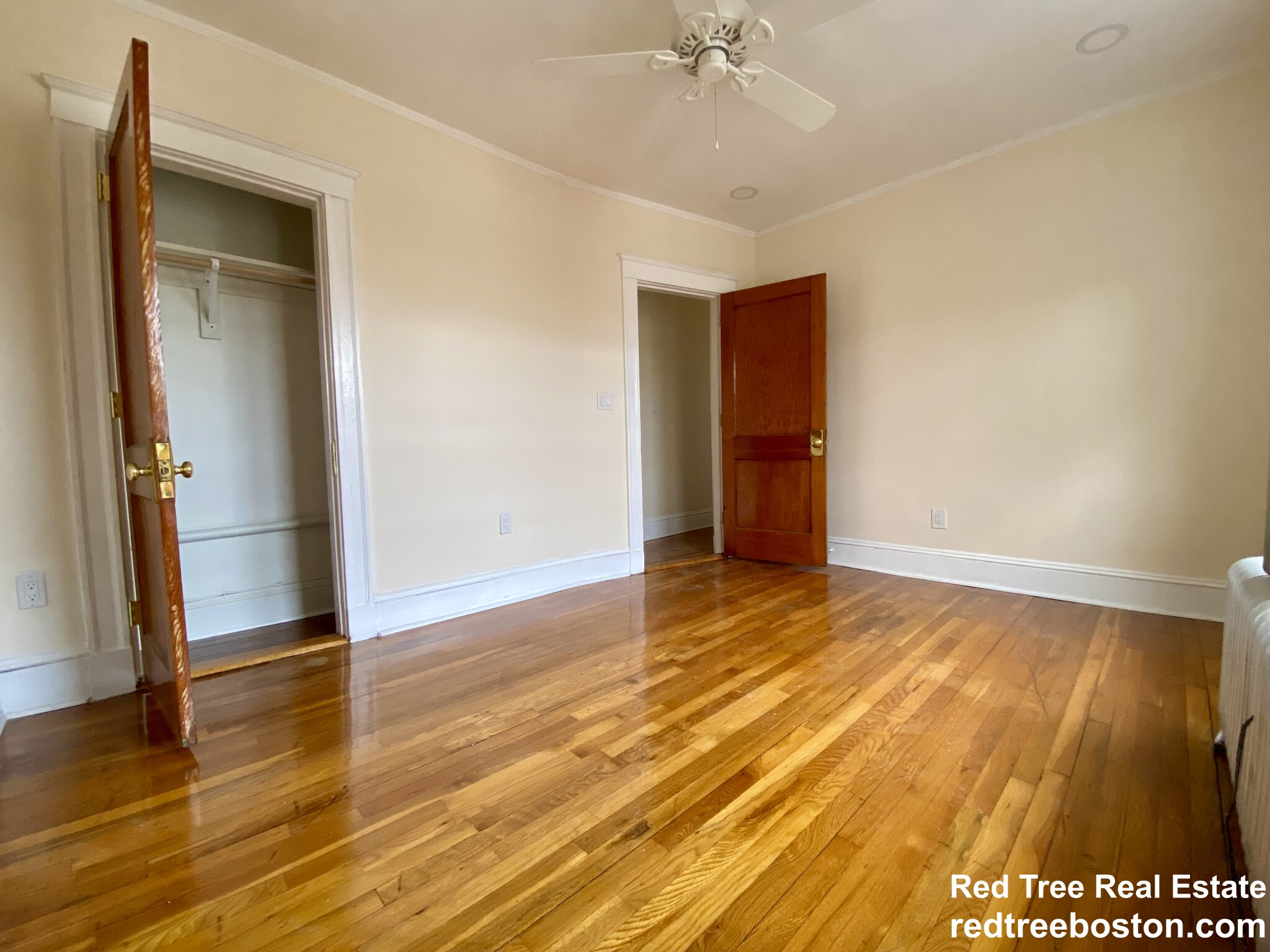 4442 Washington St, Roslindale