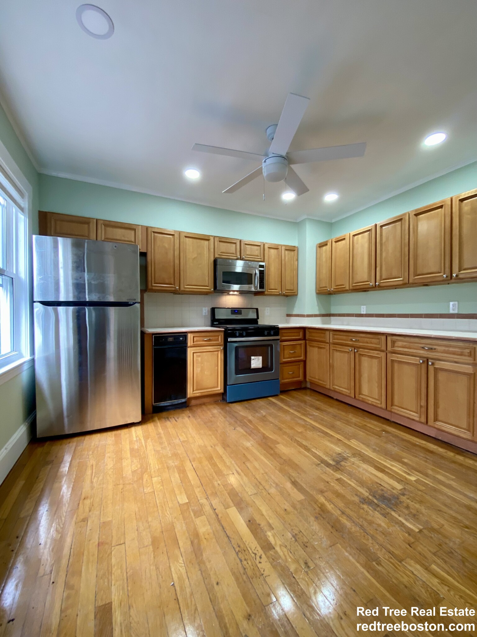 4442 Washington St, Roslindale