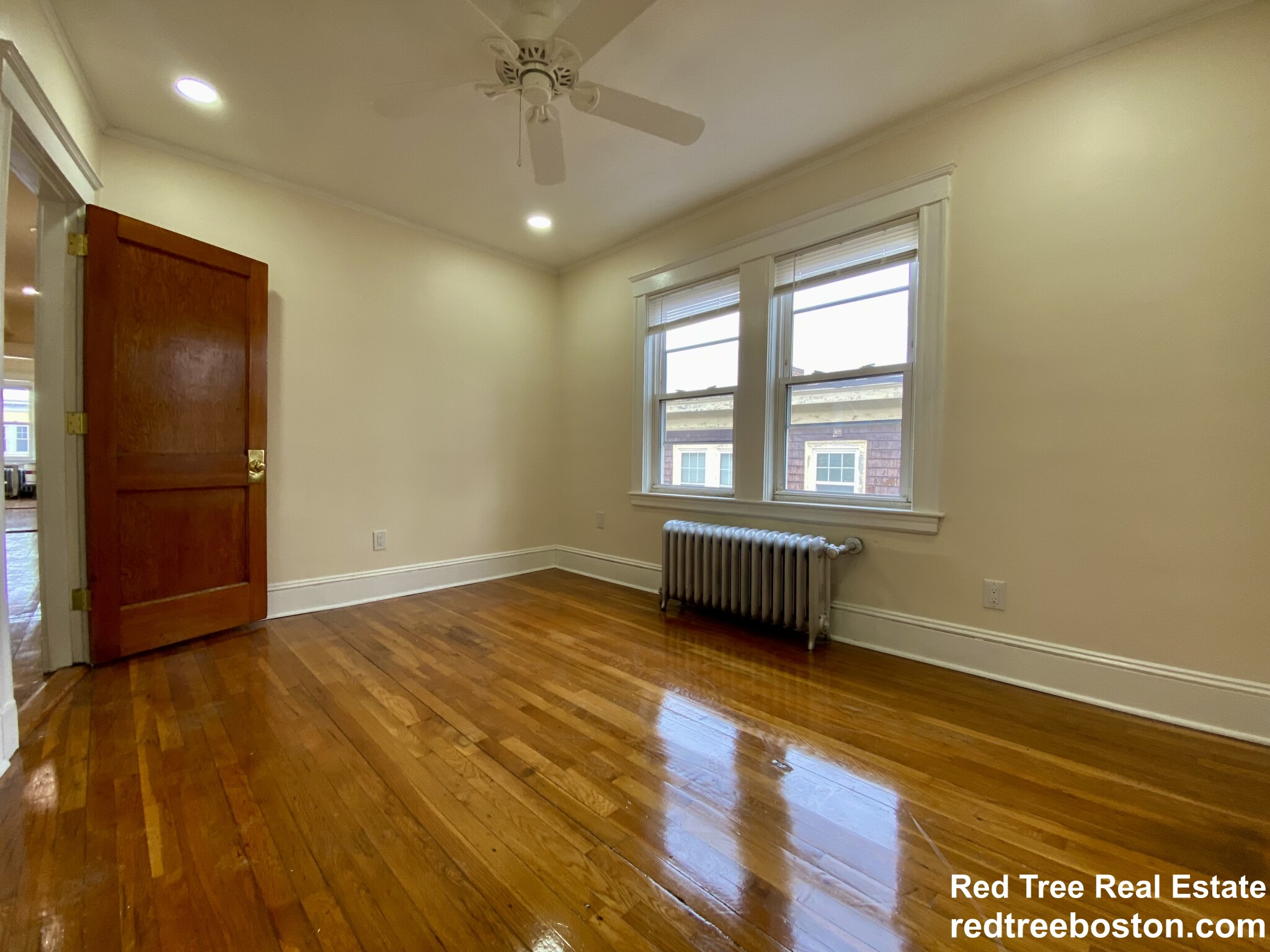 4442 Washington St, Roslindale