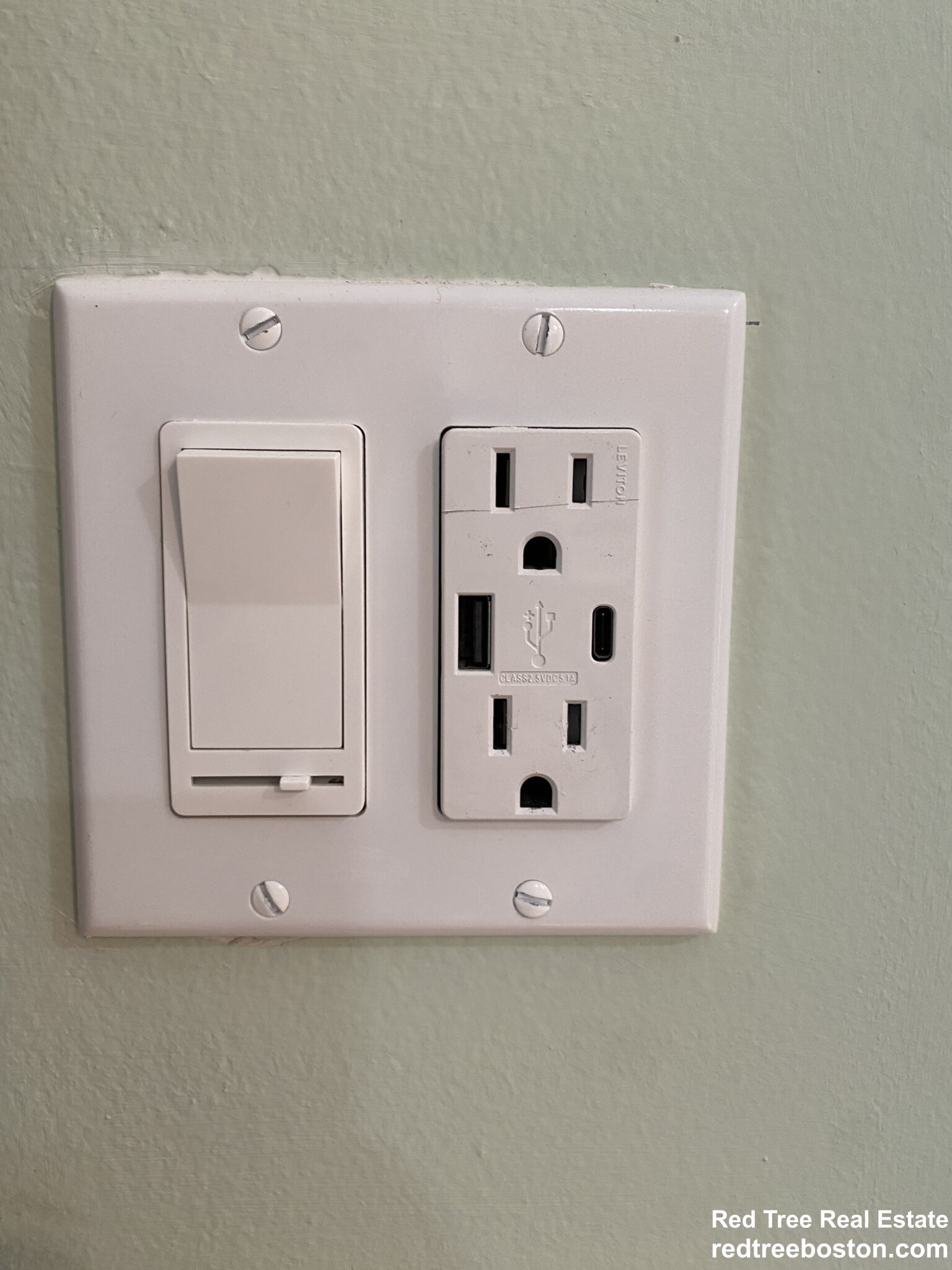 4442 Washington St, Roslindale