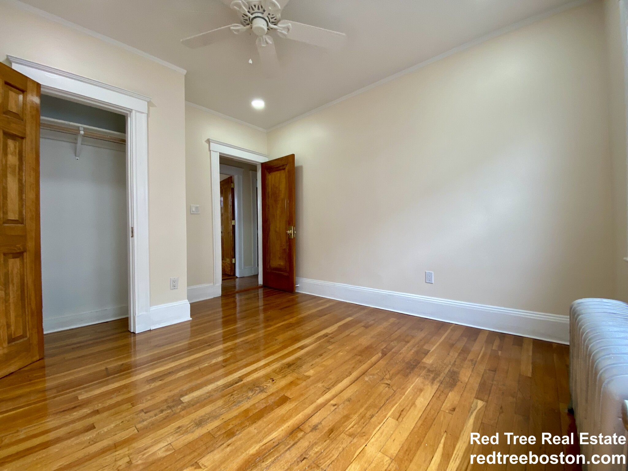 4442 Washington St, Roslindale