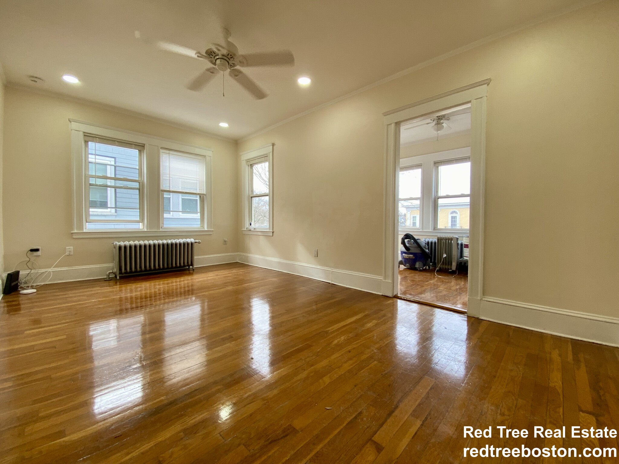 4442 Washington St, Roslindale