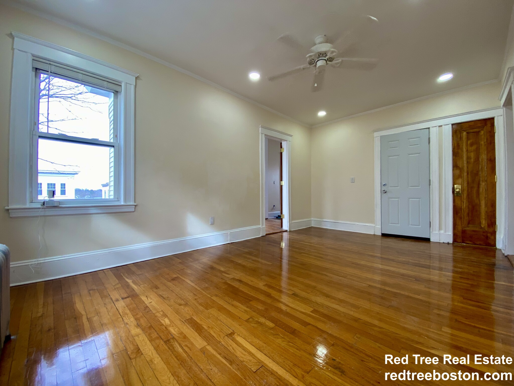 4442 Washington St, Roslindale