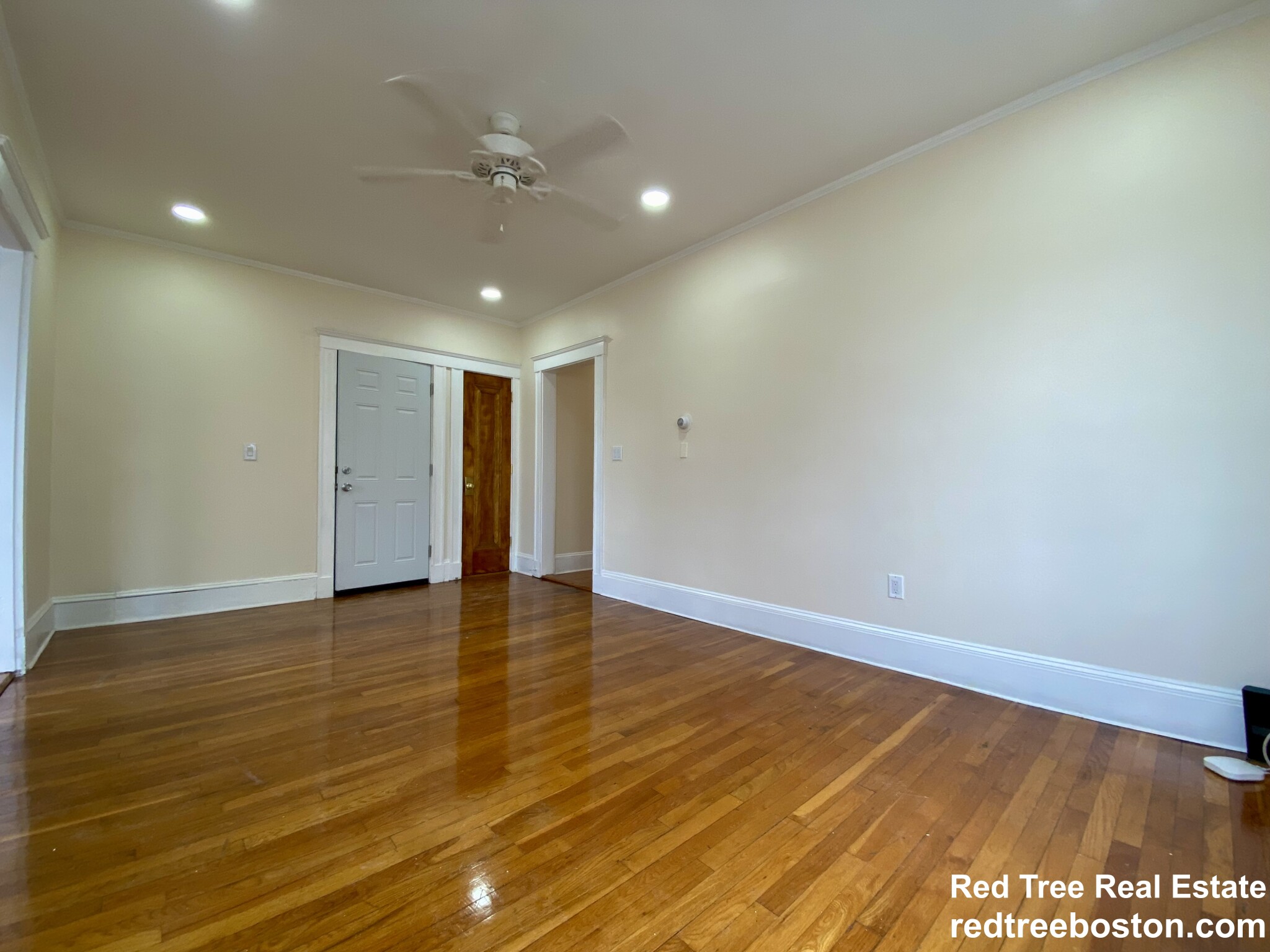 4442 Washington St, Roslindale