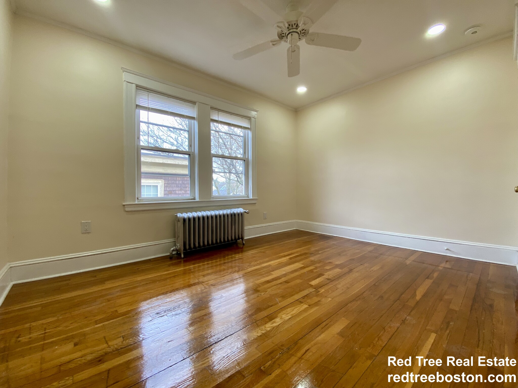 4442 Washington St, Roslindale