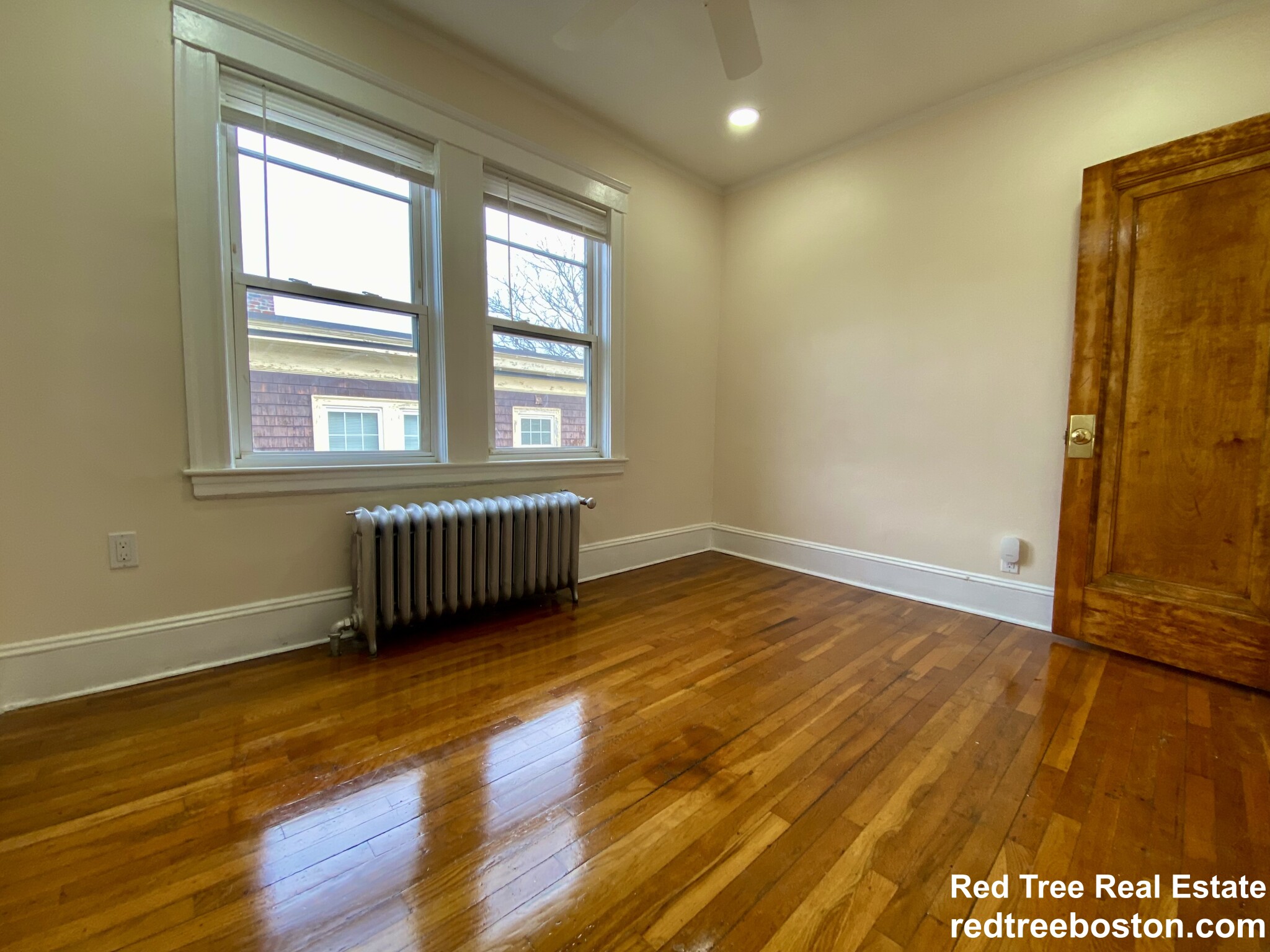 4442 Washington St, Roslindale