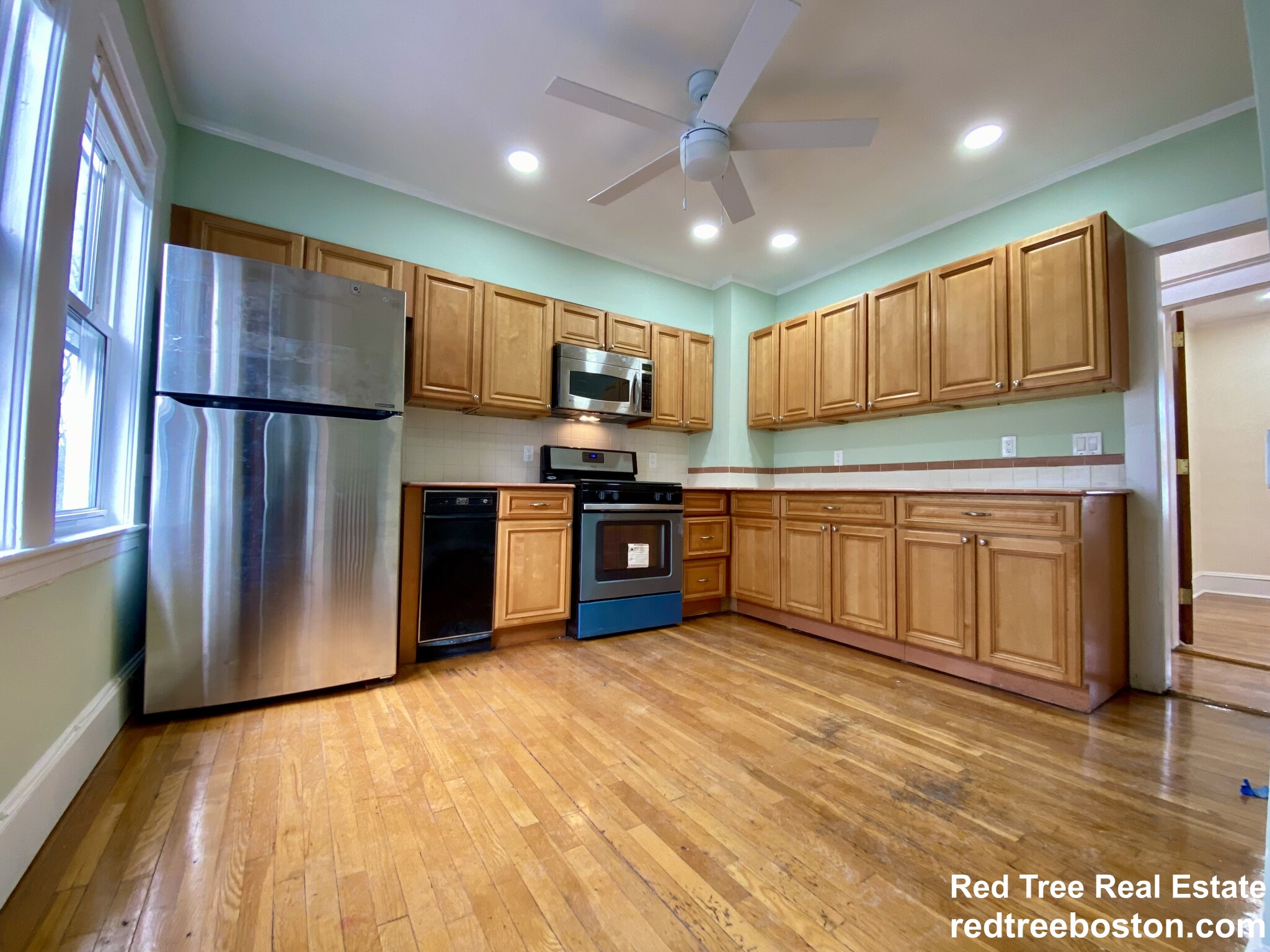 4442 Washington St, Roslindale