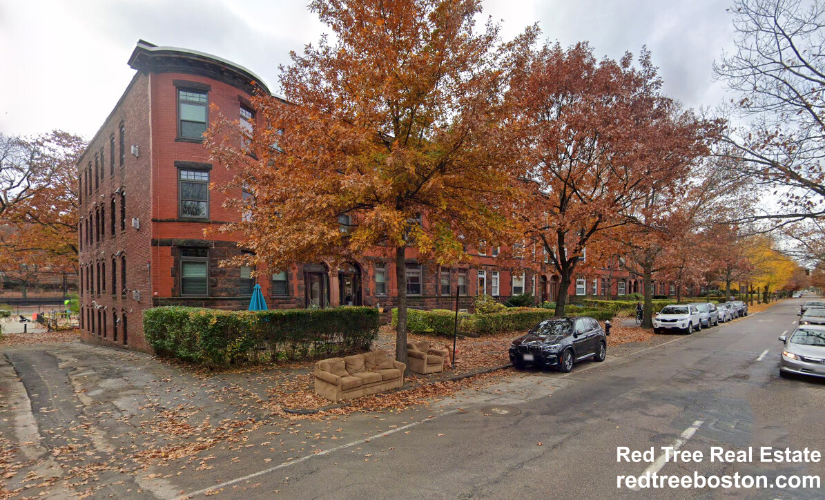 1803 Beacon St, Brookline