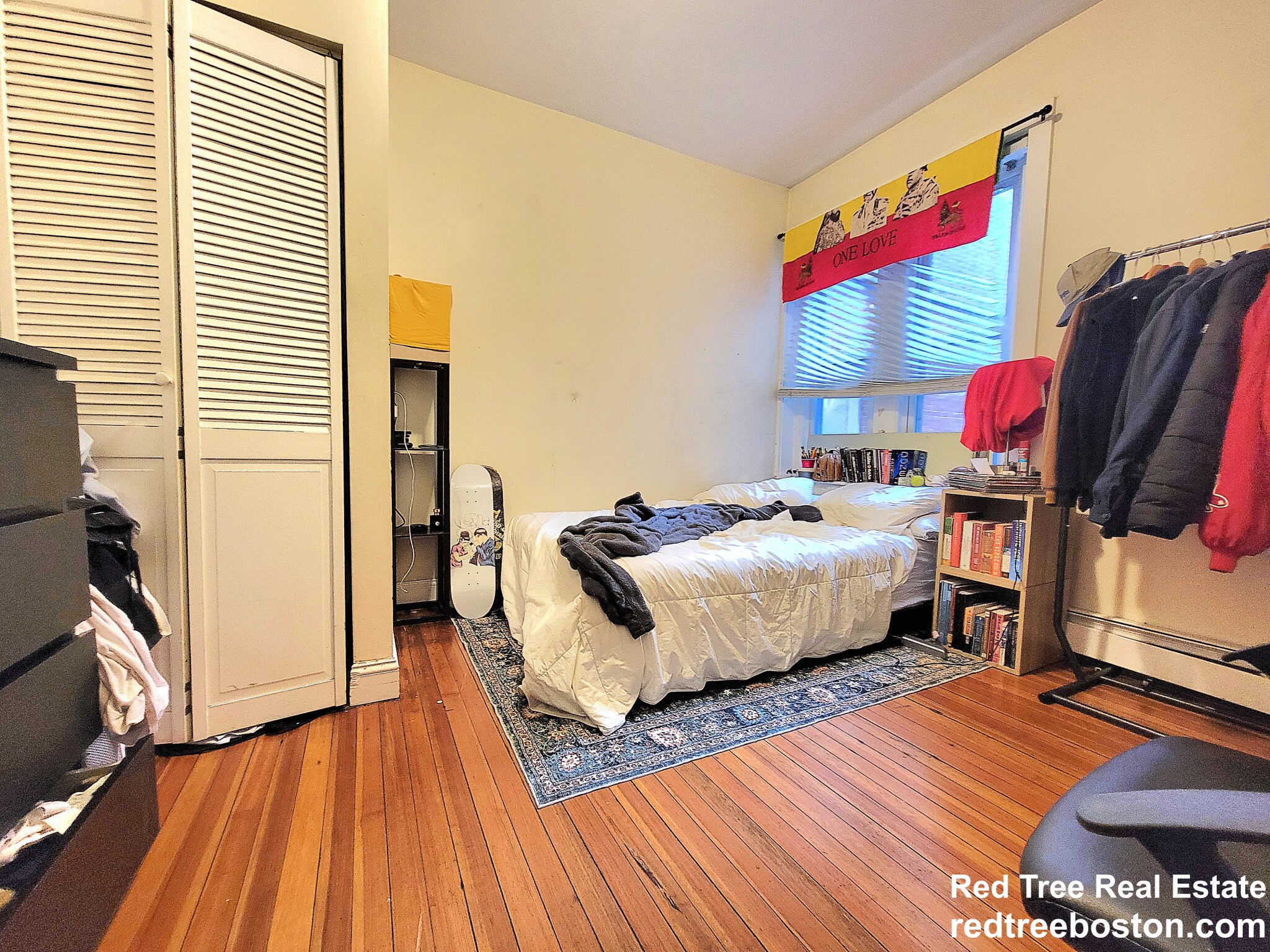 94 Pleasant St, North Brookline