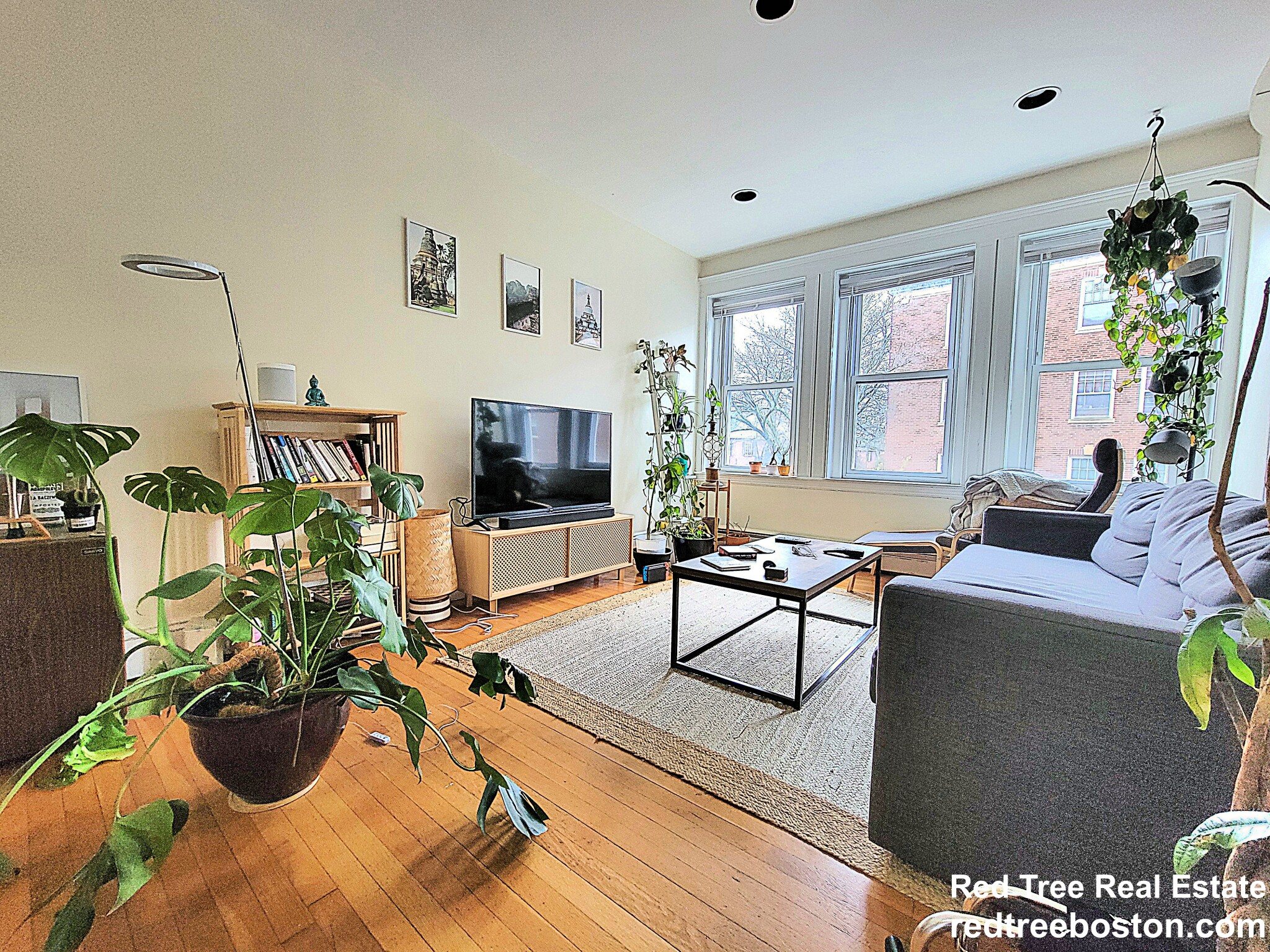 94 Pleasant St, North Brookline