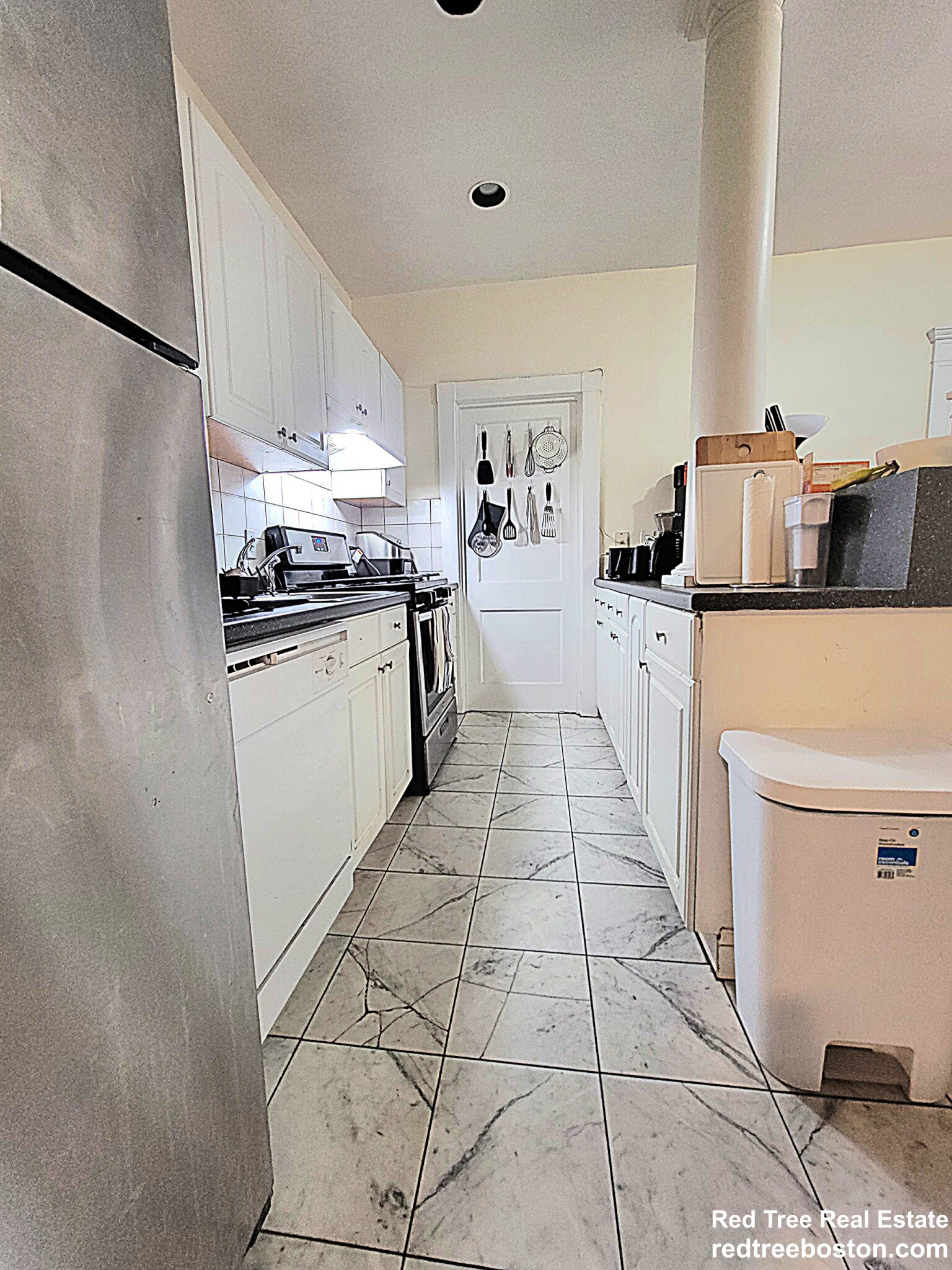 94 Pleasant St, North Brookline