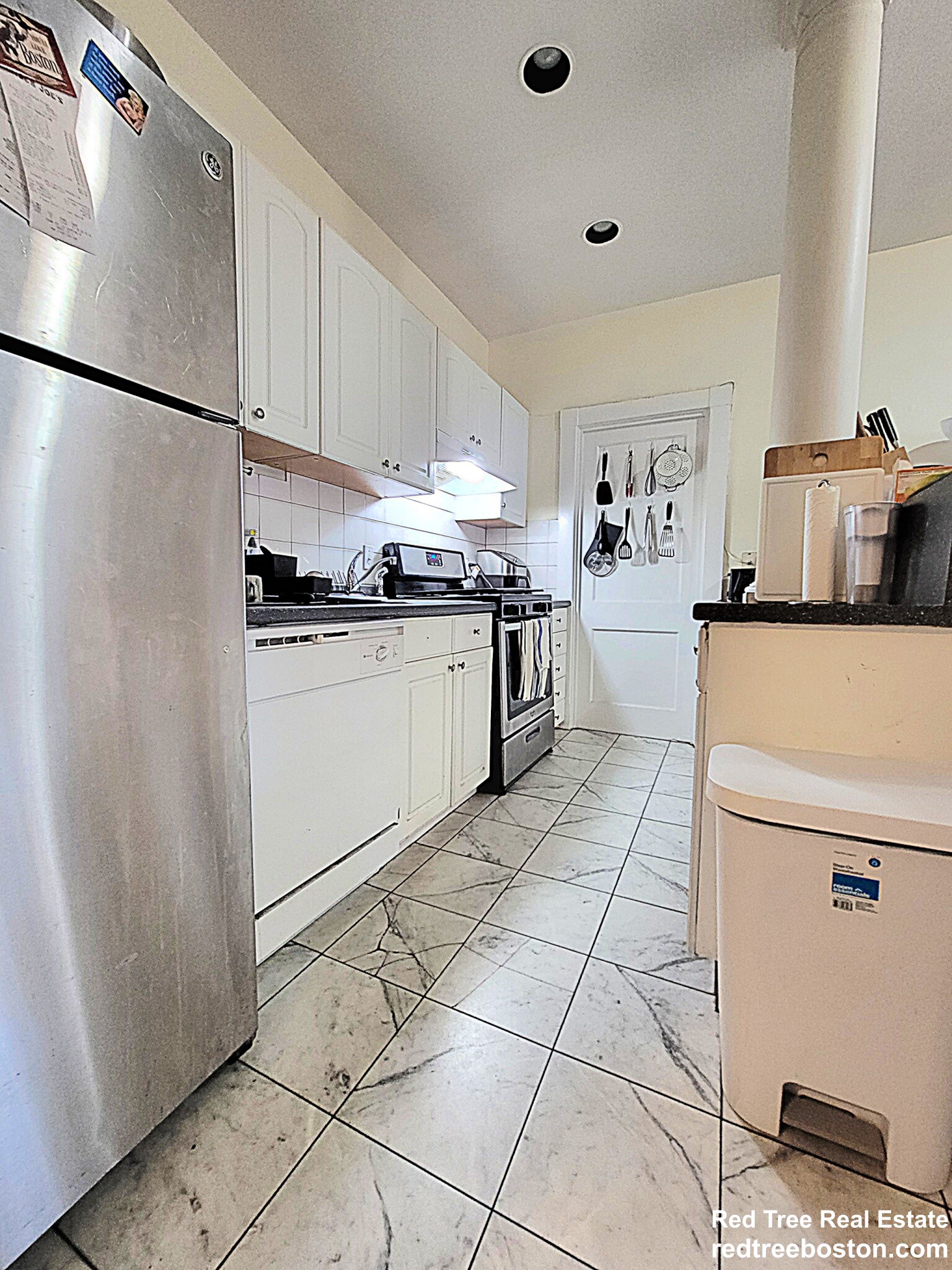 94 Pleasant St, North Brookline