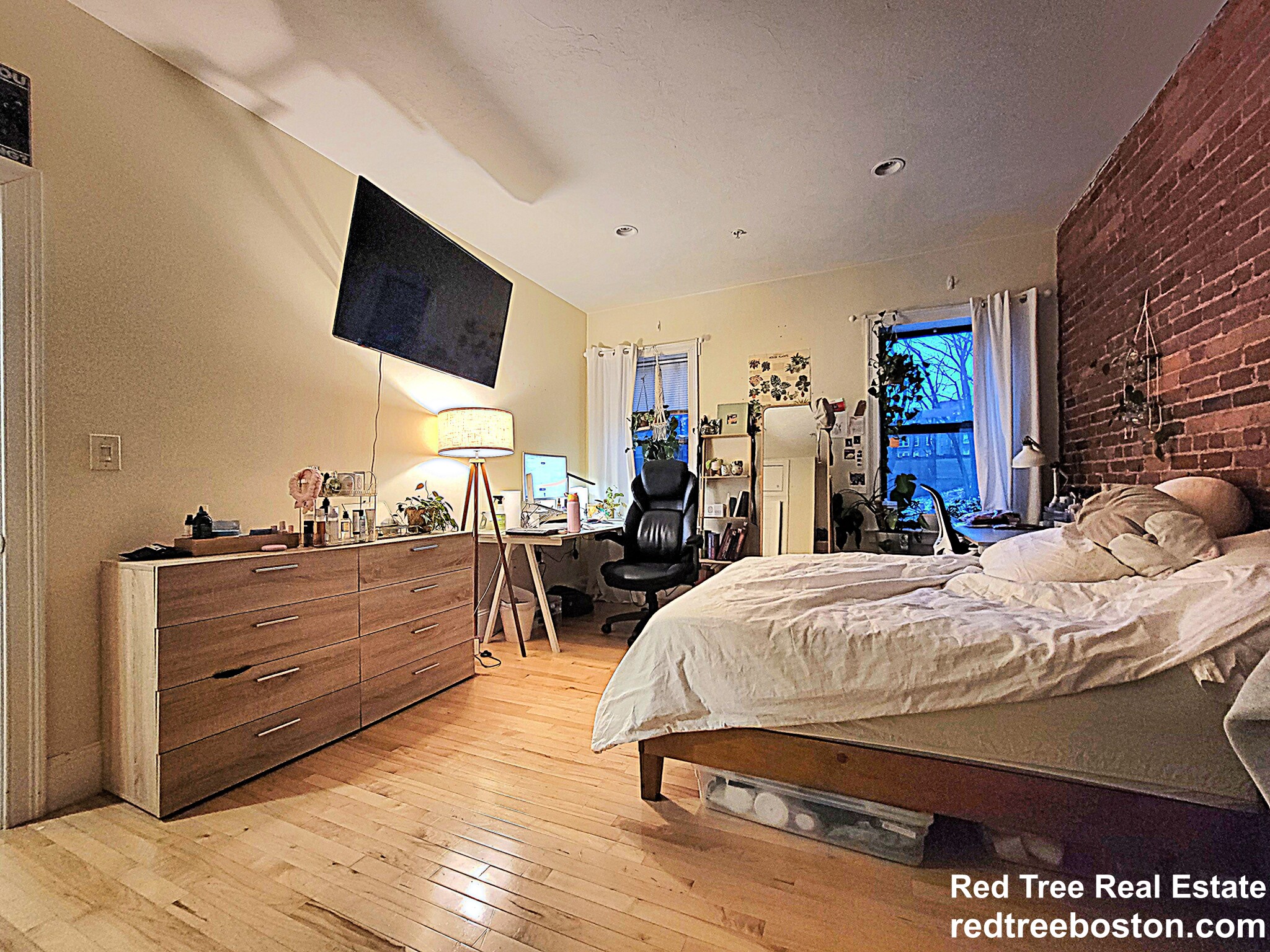 1203 Beacon St, Coolidge Corner