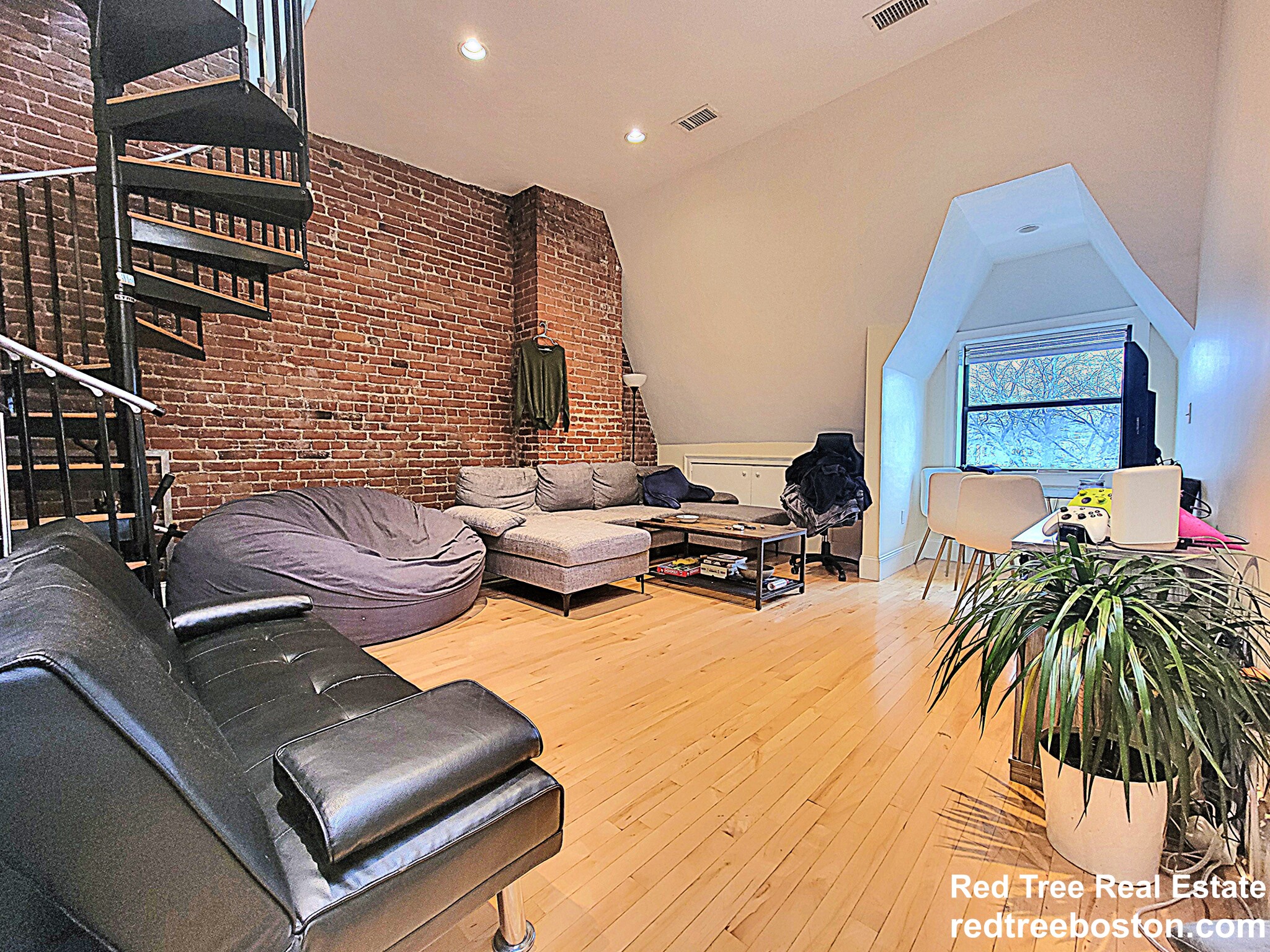 1203 Beacon St, Coolidge Corner