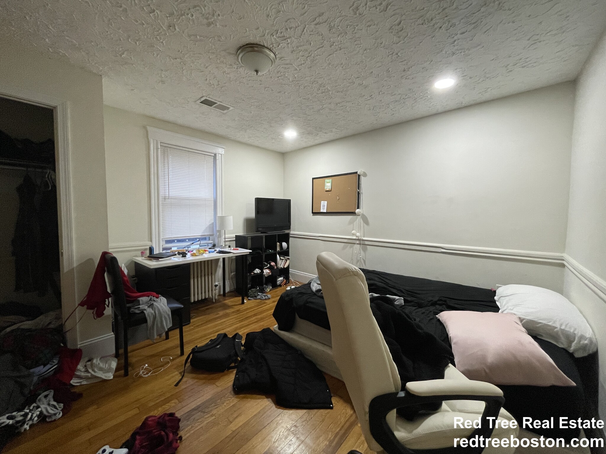 12 Logan St, Roxbury