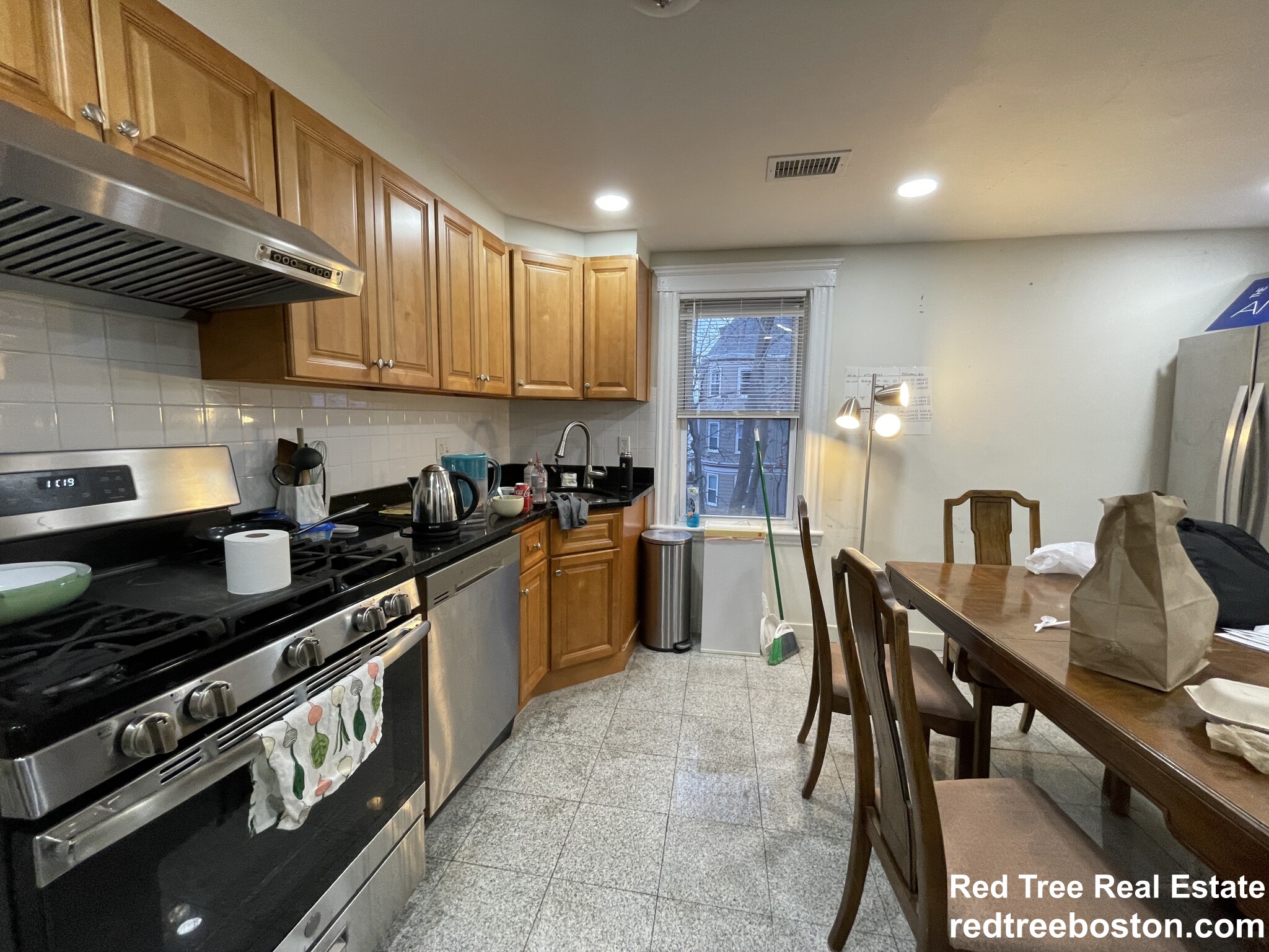 12 Logan St, Roxbury