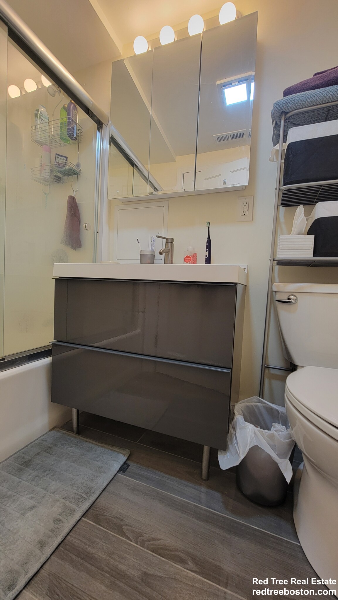 1801 Beacon St, Washington Square