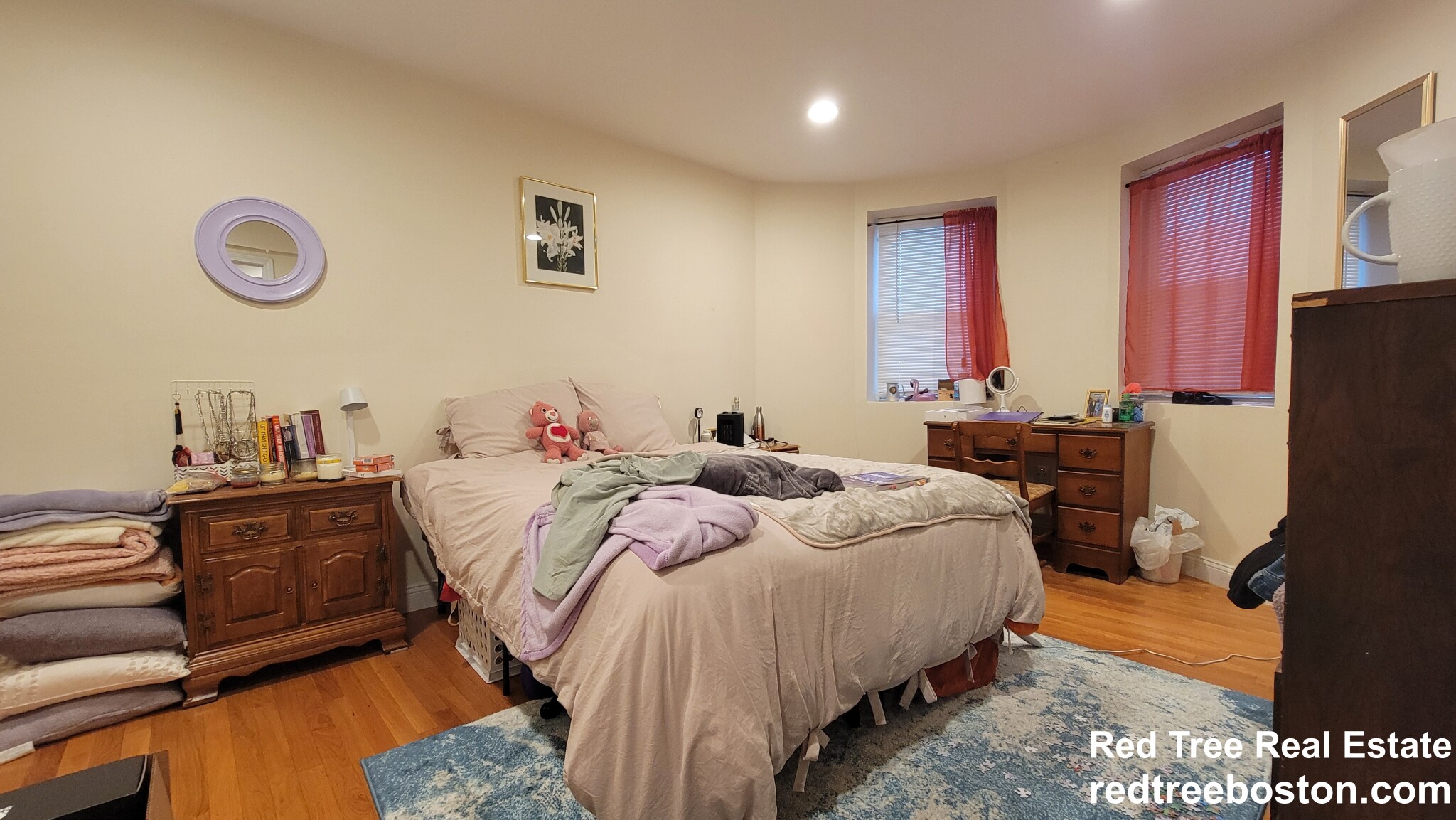 1801 Beacon St, Washington Square